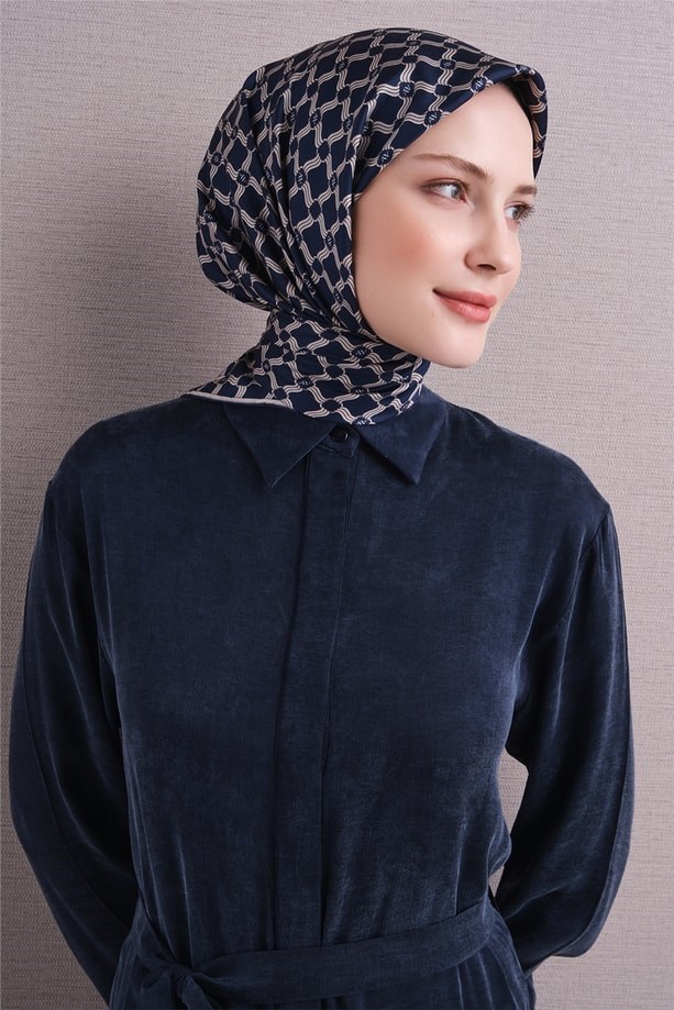 Armine Sura Saf İpek Eşarp 9636 57 Lacivert Geometrik Desen 
