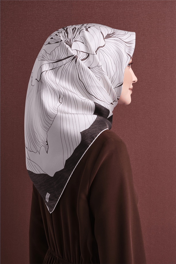 Armine Sura Saf İpek Eşarp 9639 01 Krem Kahverengi Çiçek Desen 