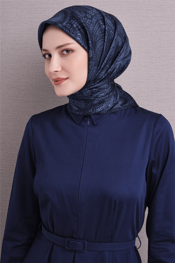 Armine  Sura Saf İpek Eşarp 9640 80 Lacivert Mavi Etnik Desen 