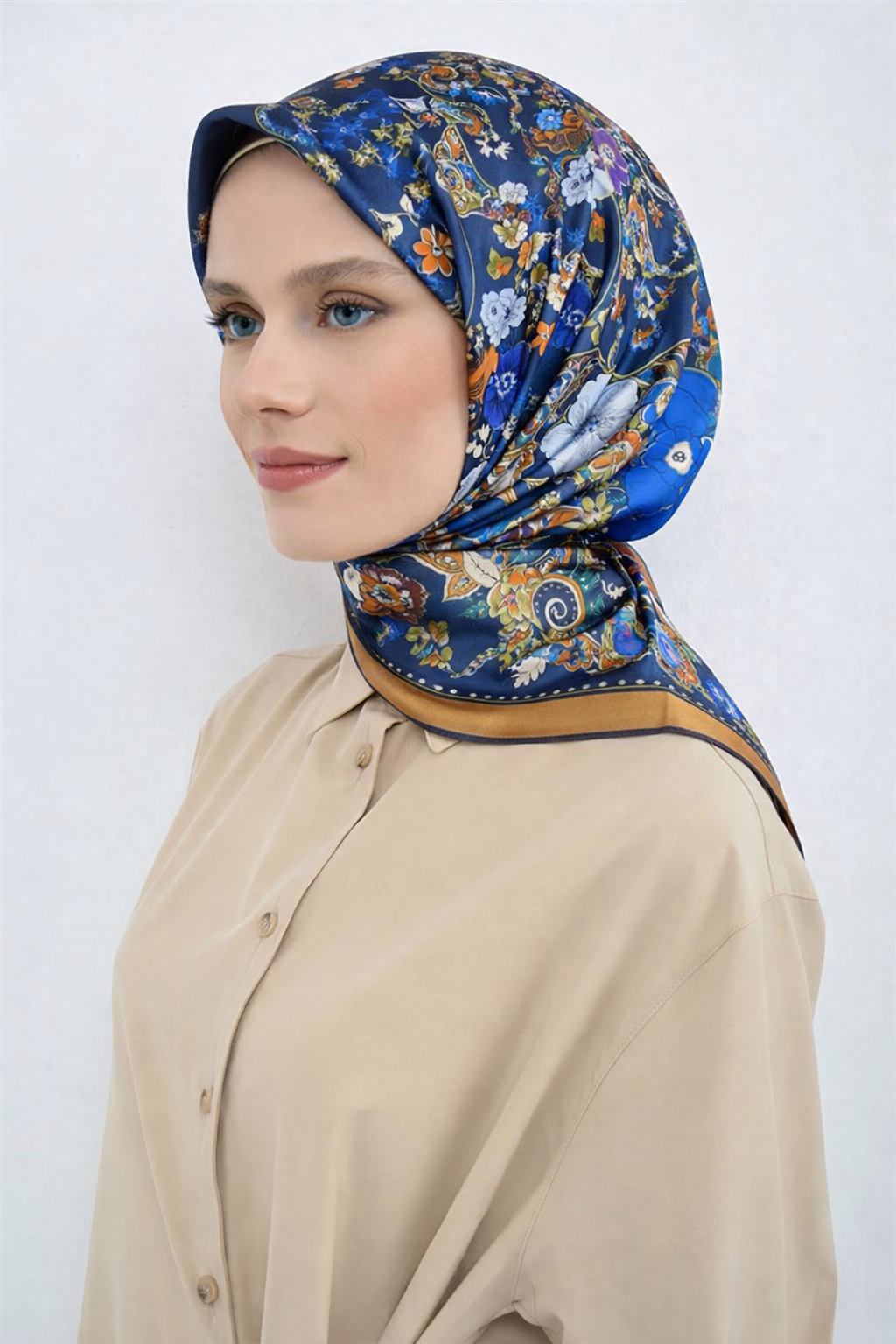 Armine Tivil Saf İpek Eşarp 9535 - 02 Mavi Turuncu Batik Desen