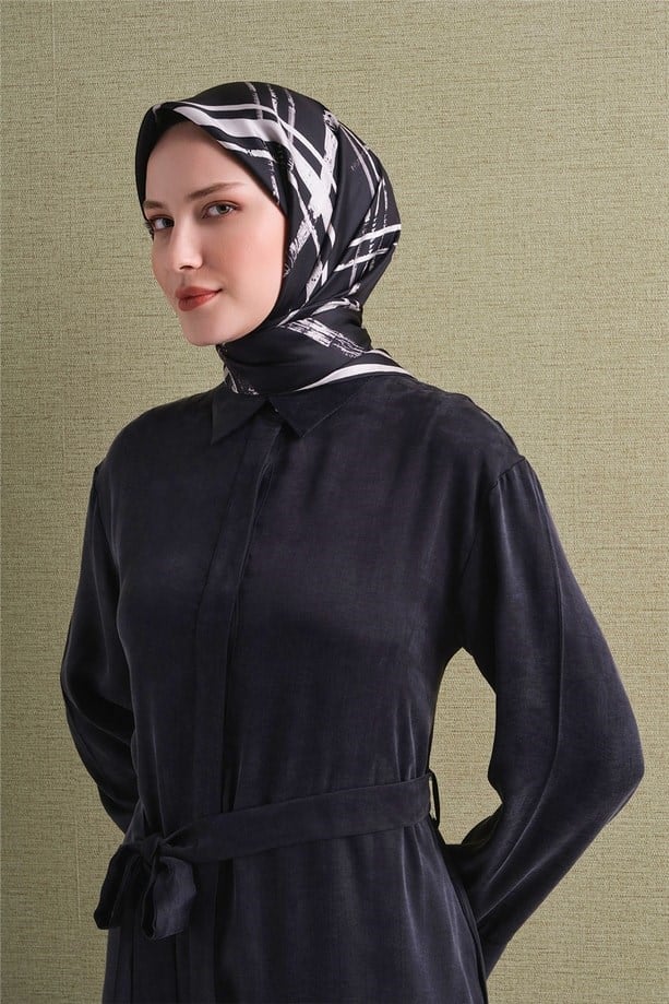 Armine  Tivil Saf İpek Eşarp 9643 08 Siyah Ekru Soyut Desen 