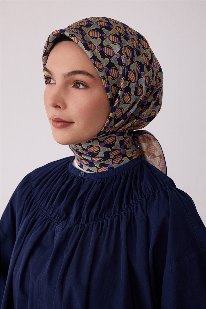 Belli Tivil İpek Eşarp Lacivert 4403 83 Geometrik Desen
