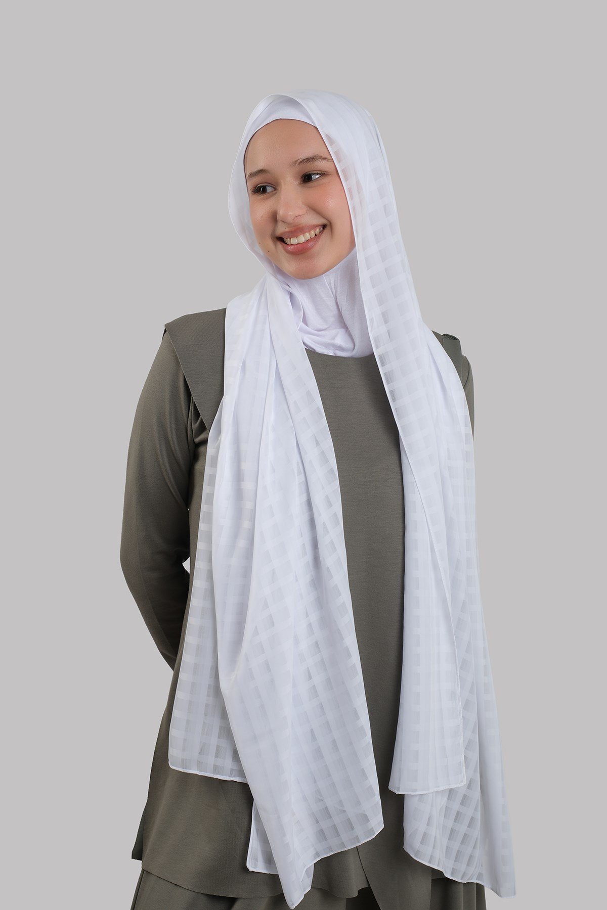 Beyaz Pratik Hazır Geçmeli Şal Desenli Şifon Hijab Boneli 2415_42