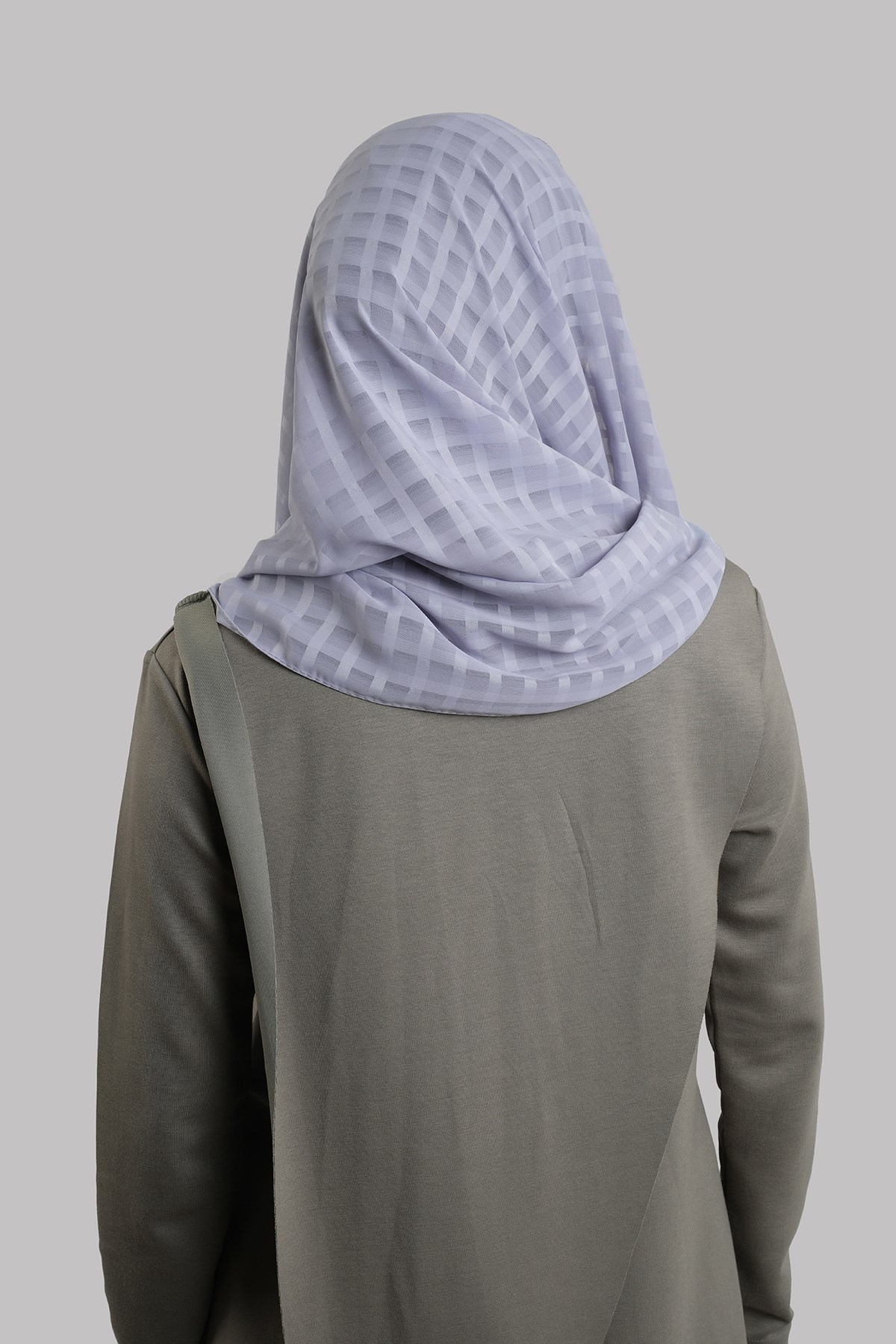 Gri Pratik Hazır Geçmeli Şal Desenli Şifon Hijab Boneli 2415_15