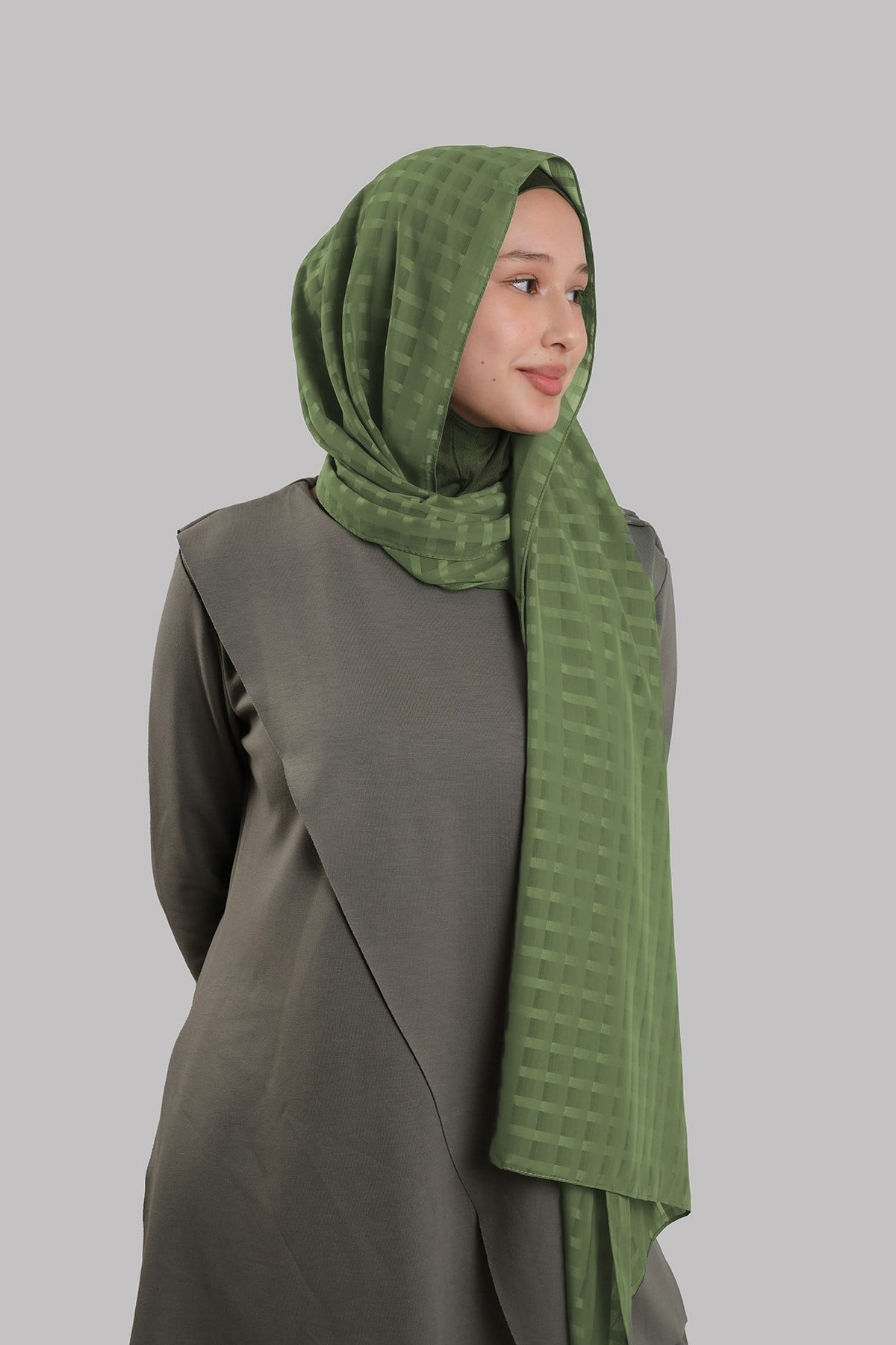 Haki Pratik Hazır Geçmeli Şal Desenli Şifon Hijab Boneli 2415_09