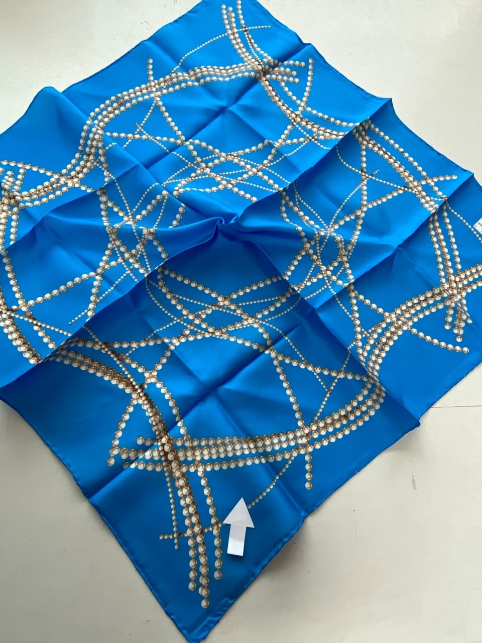 La Boutique Az Hatalı Saf Sura İpek Eşarp Mavi İnci Desen 