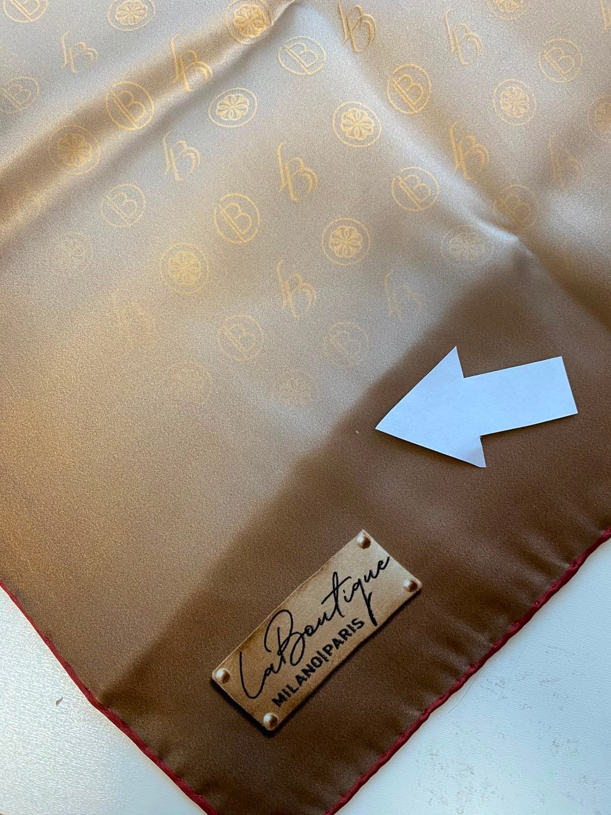 La Boutique Az Hatalı Saf Sura İpek Eşarp Vizon  Logo Desen 