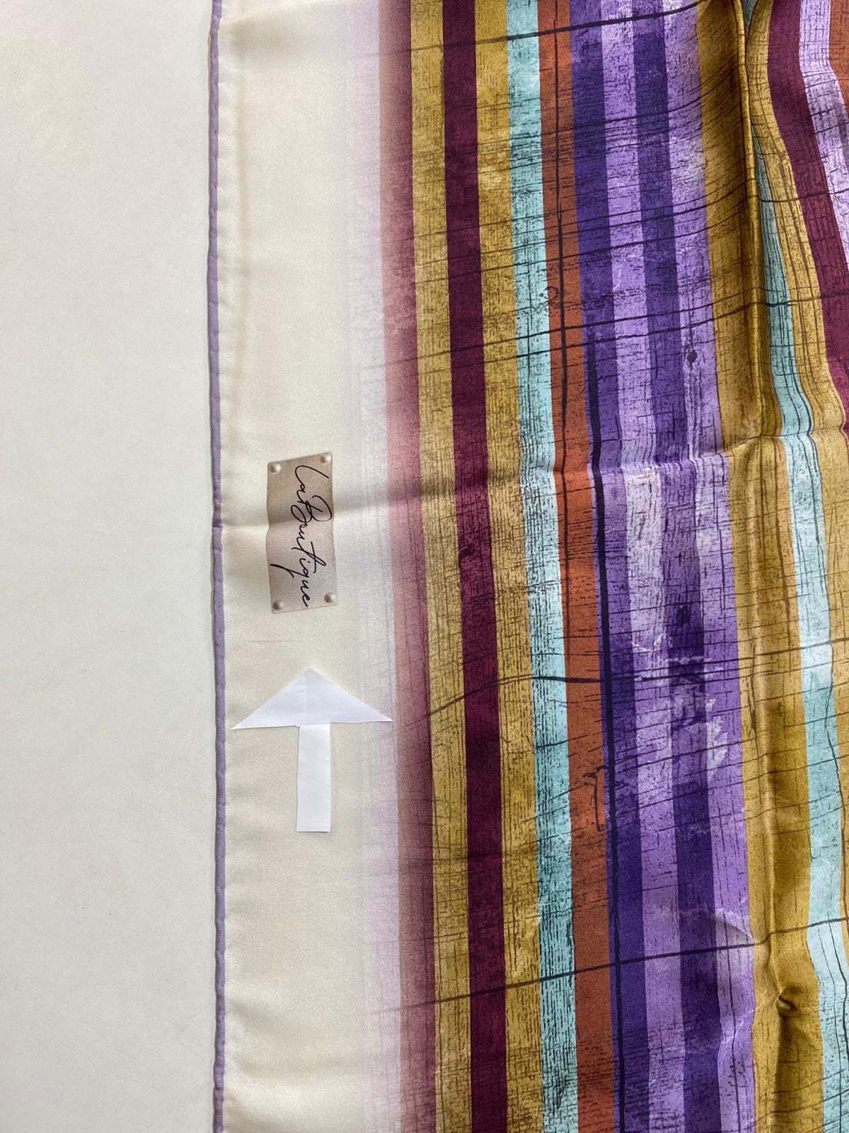 La Boutique Az Hatalı Sura İpek Eşarp IST Çok Renk Çizgi Desen 