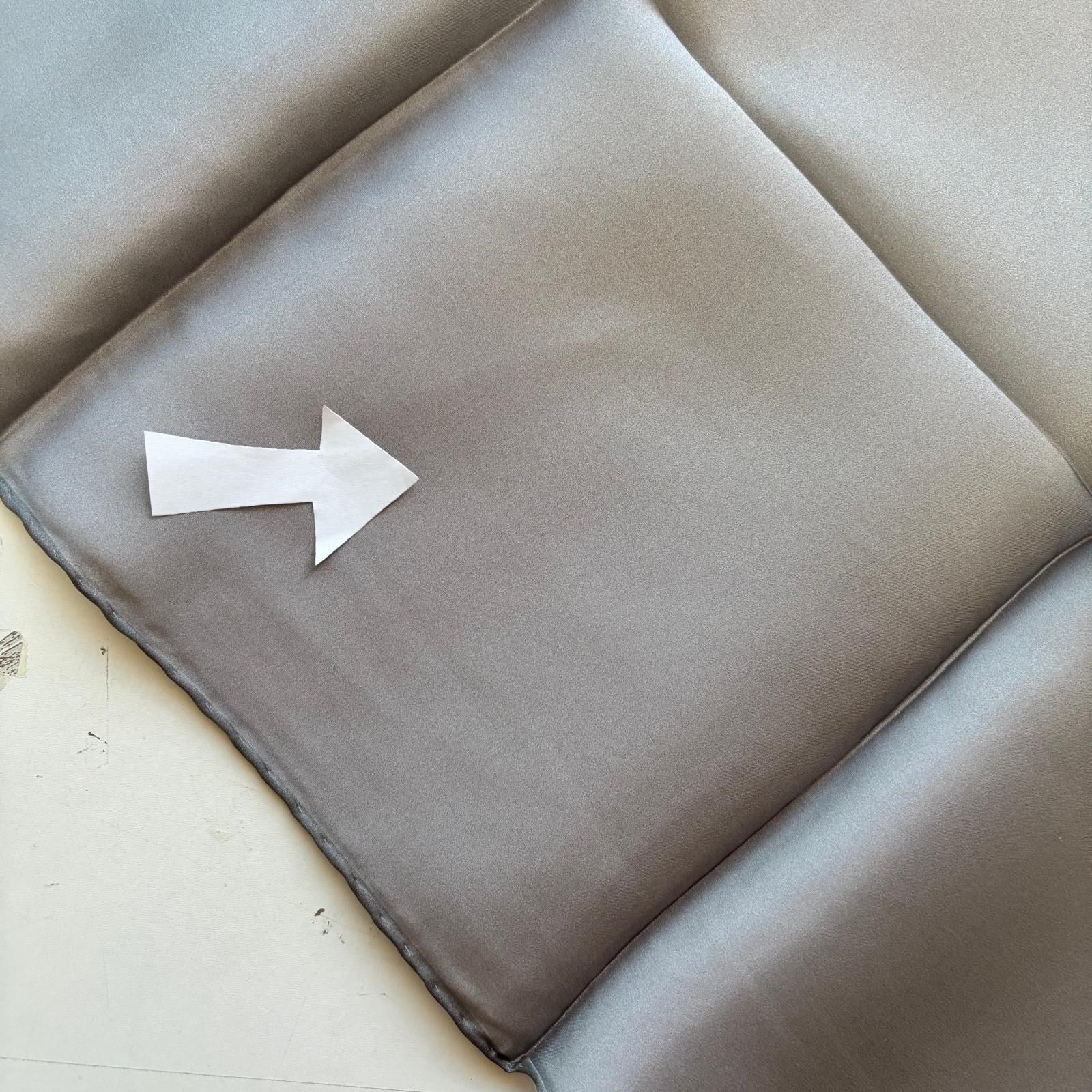 La Boutique Az Hatalı Sura İpek Eşarp 55143 Gümüş Düz Desen 