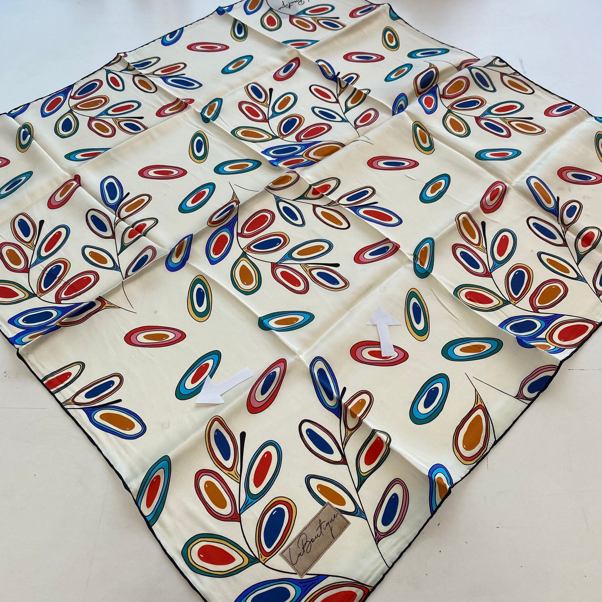 La Boutique Az Hatalı Sura İpek Eşarp 55202 Beyaz Soyut Desen 
