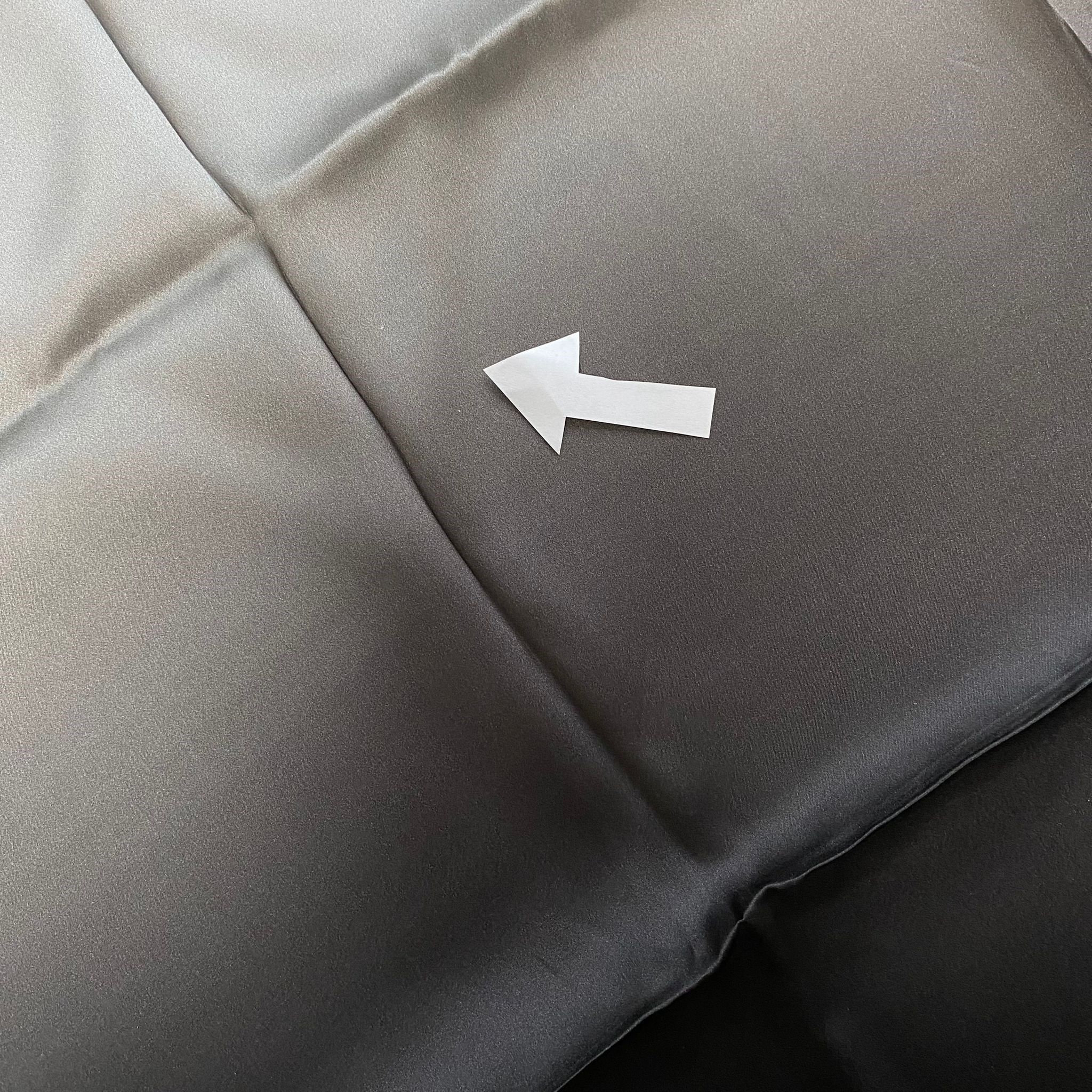 La Boutique Az Hatalı Sura Saf İpek Eşarp 54781 Siyah - Gri Degrade Desen 