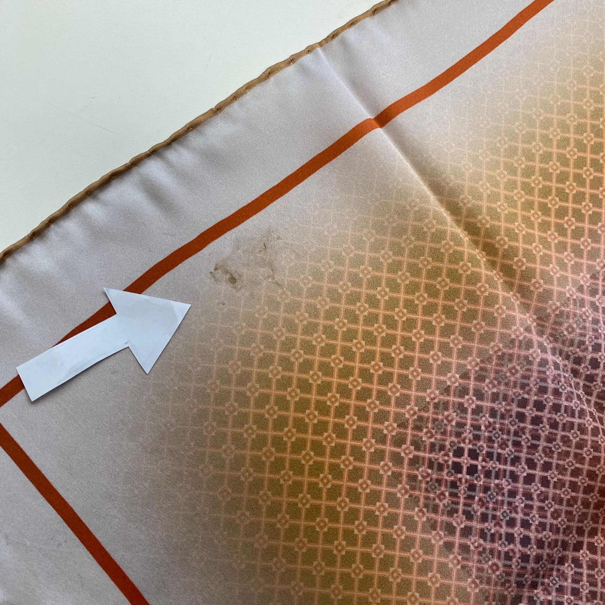 La Boutique Az Hatalı Sura Saf İpek Eşarp 54819 Çok Renkli Geometrik Desen 