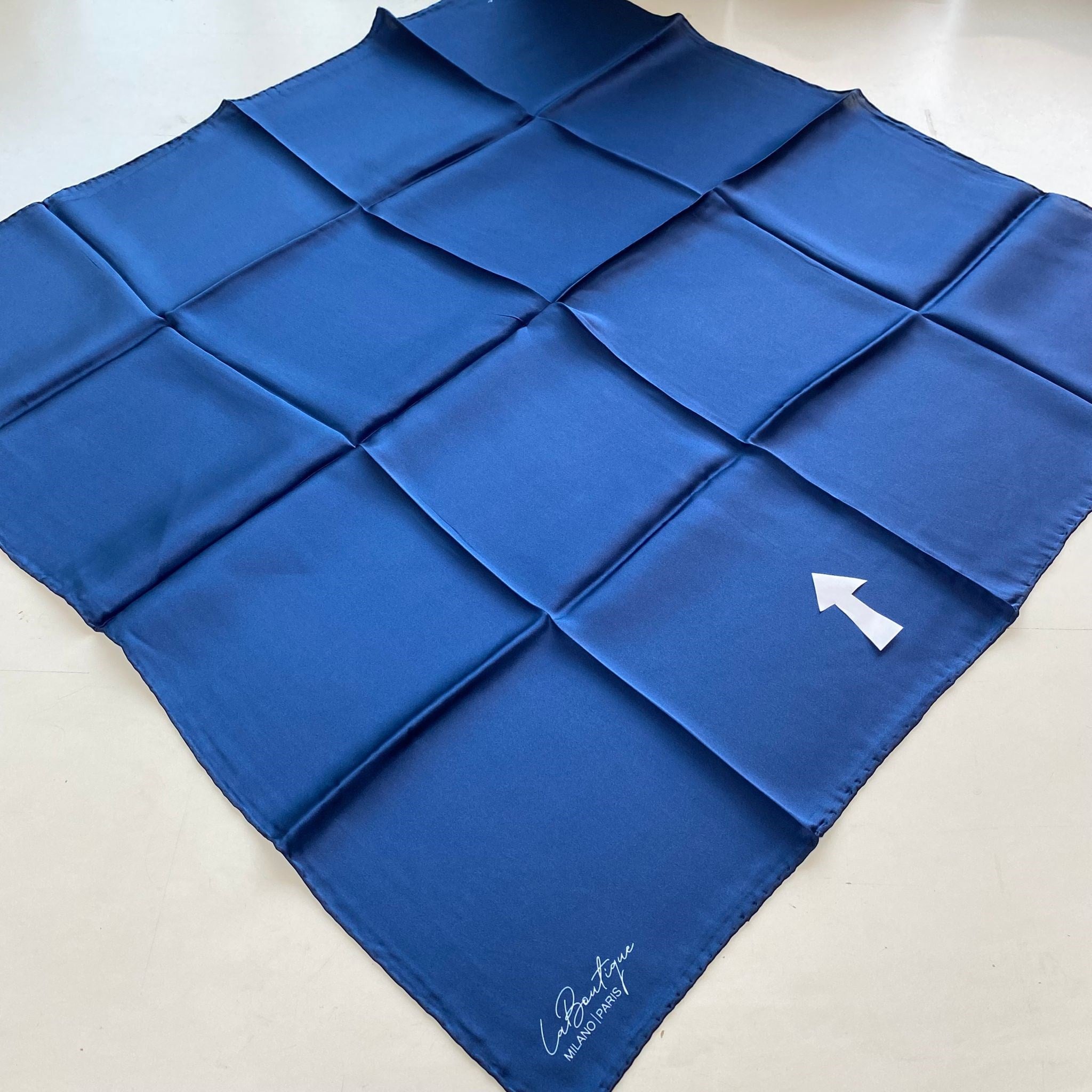 La Boutique Az Hatalı Sura Saf İpek Eşarp 54787 Lacivert Düz Desen 