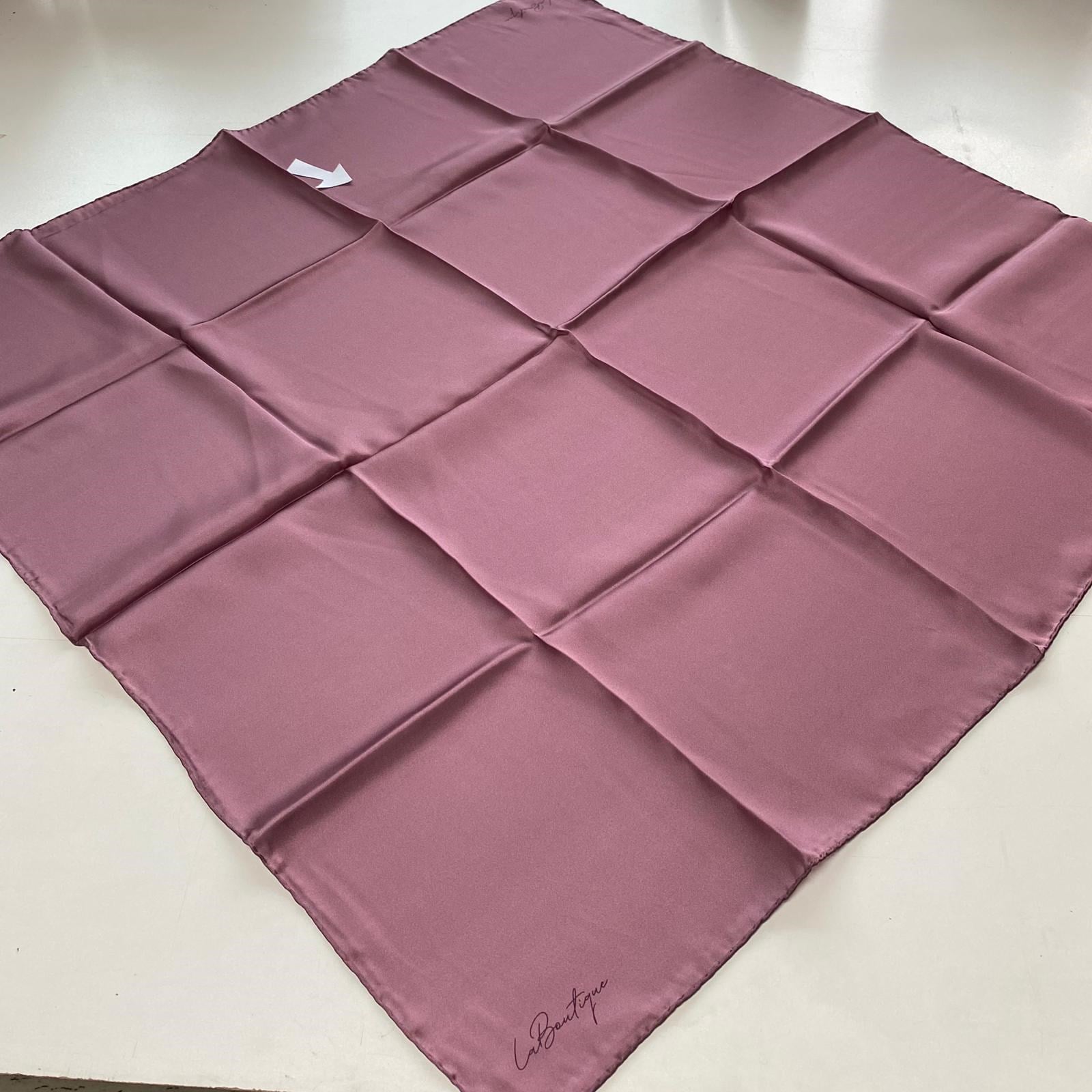 La Boutique Az Hatalı Sura Saf İpek Eşarp 54790 Gül Kurusu Düz Desen 