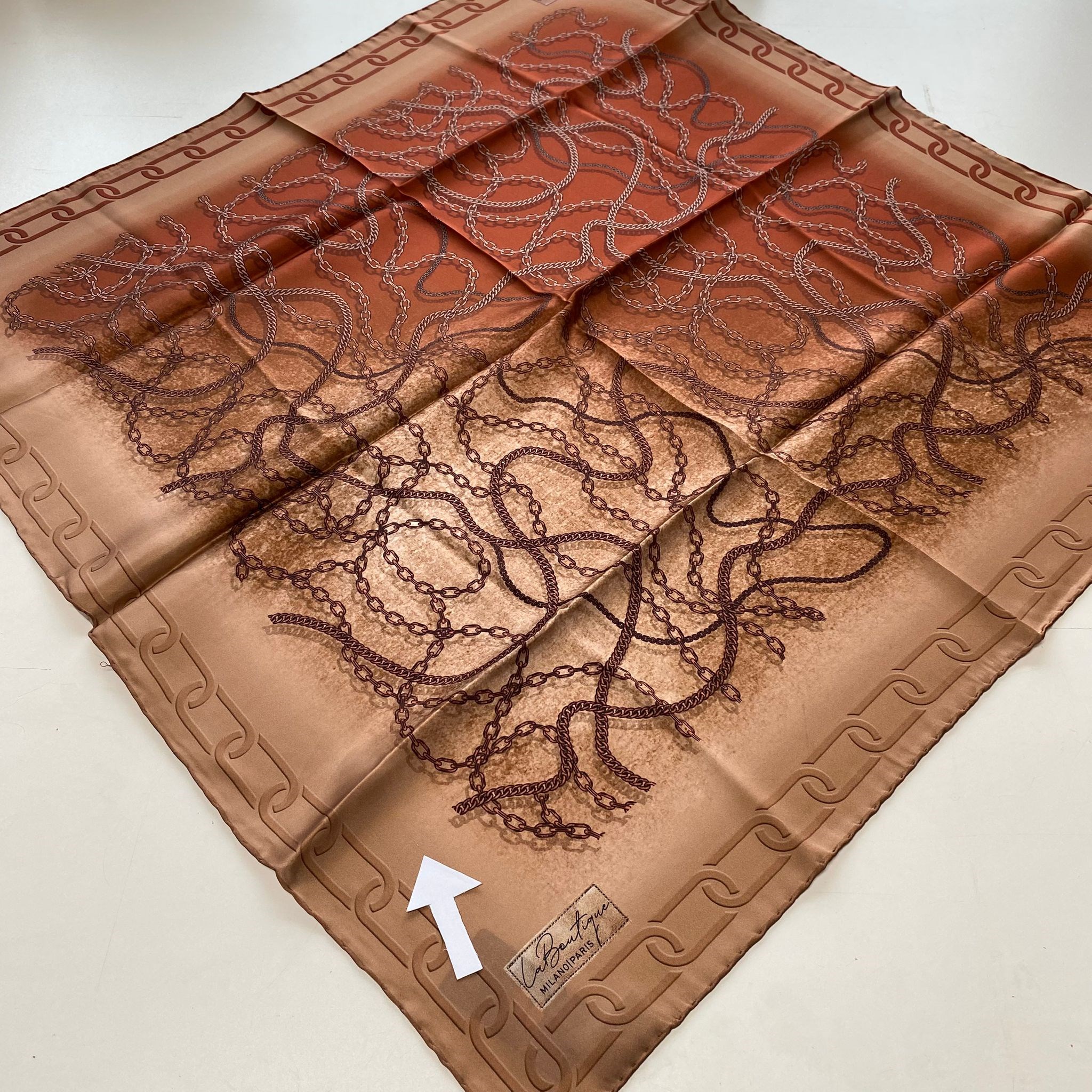 La Boutique Az Hatalı Sura Saf İpek Eşarp 54722 Taba Zincir Desen 