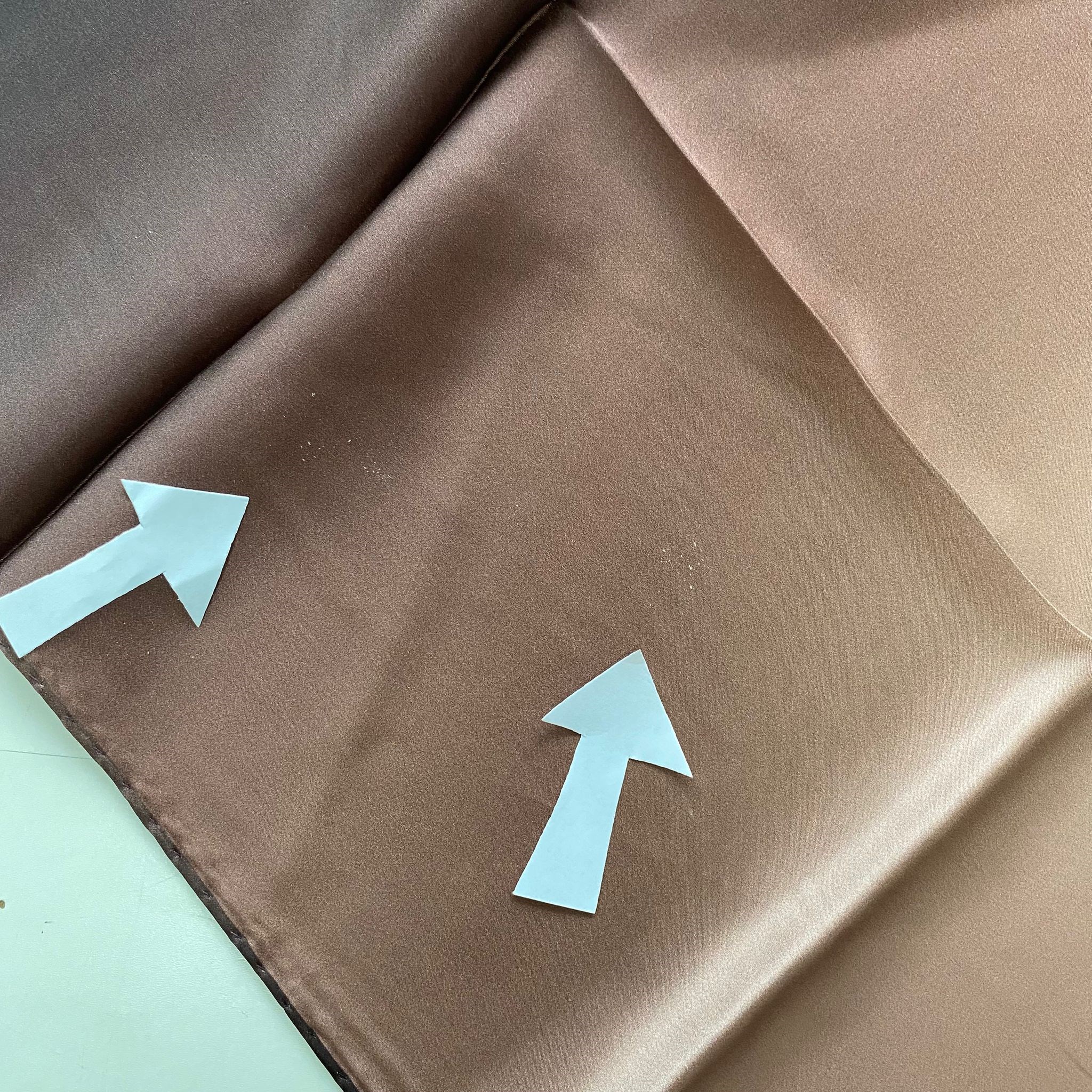 La Boutique Az Hatalı Sura Saf İpek Eşarp 54768 Gül Kurusu- Siyah Degrade Desen 