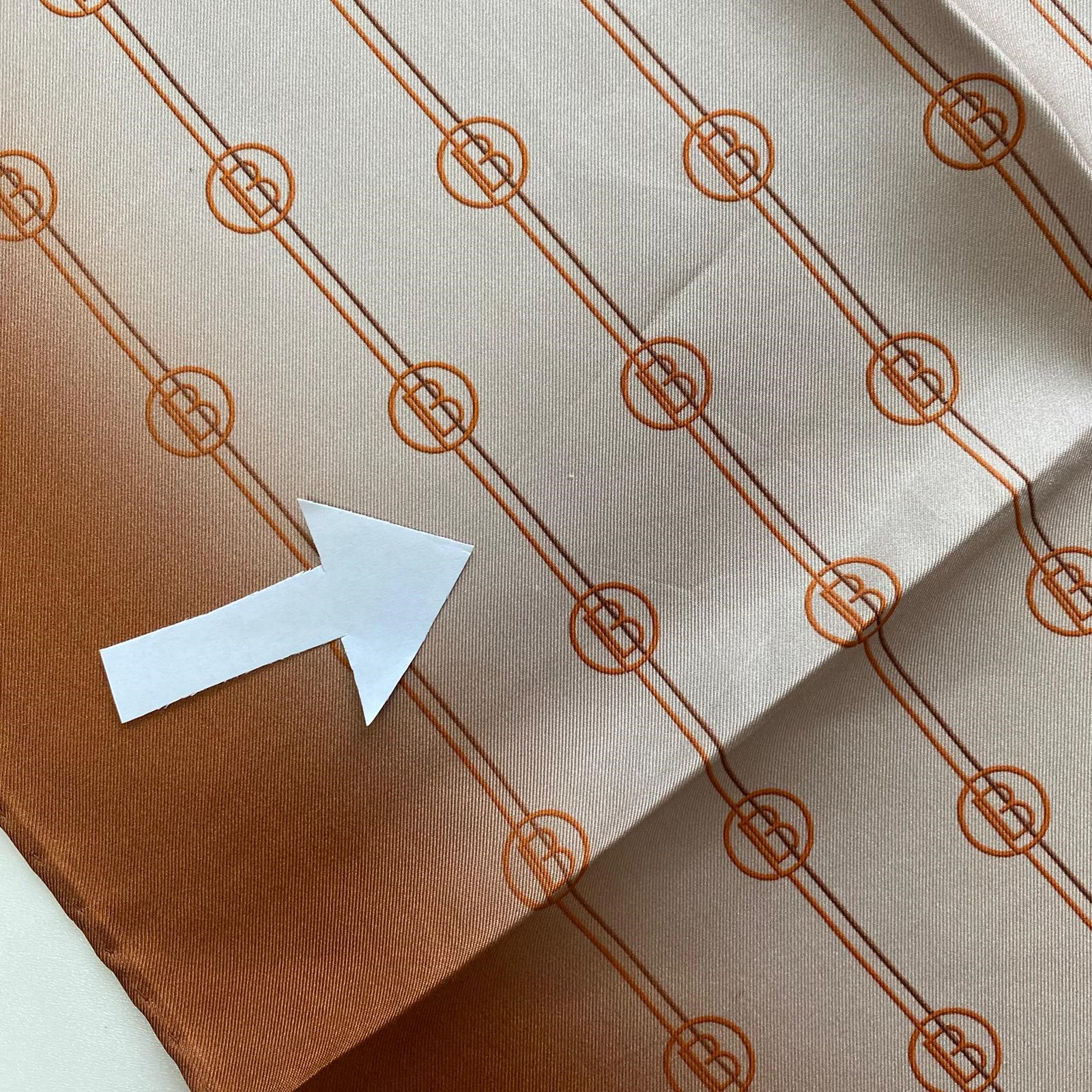 La Boutique Az Hatalı Tivil İpek Eşarp 54822 Kiremit Slogan Desen 