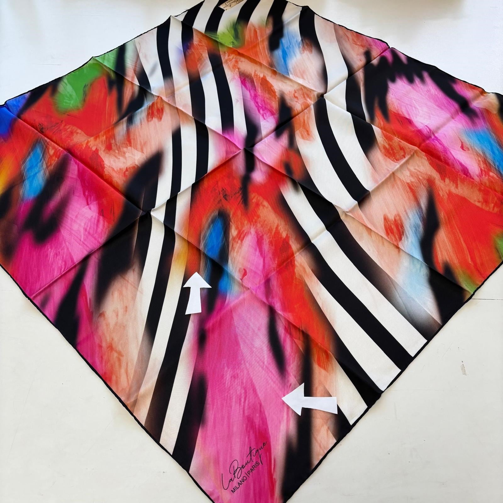 La Boutique Az Hatalı Tivil İpek Eşarp 55234 Siyah - Pembe Karışık Desen 