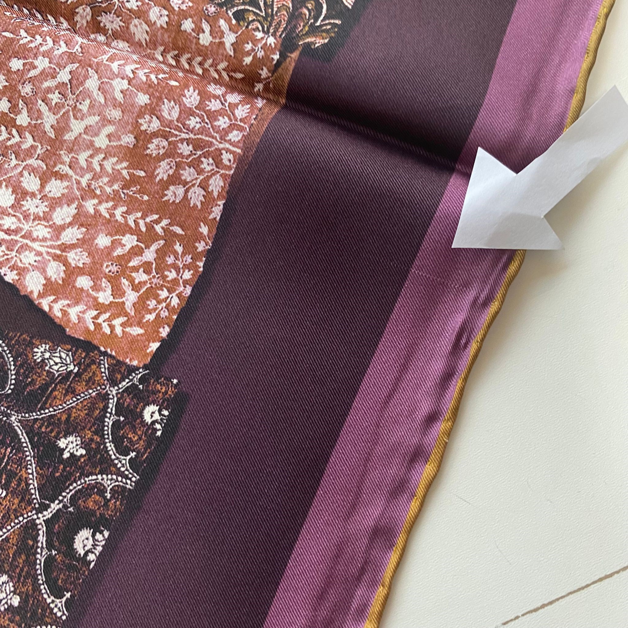 La Boutique Az Hatalı Tivil  İpek Eşarp 54966 Mor Karışık Desen 