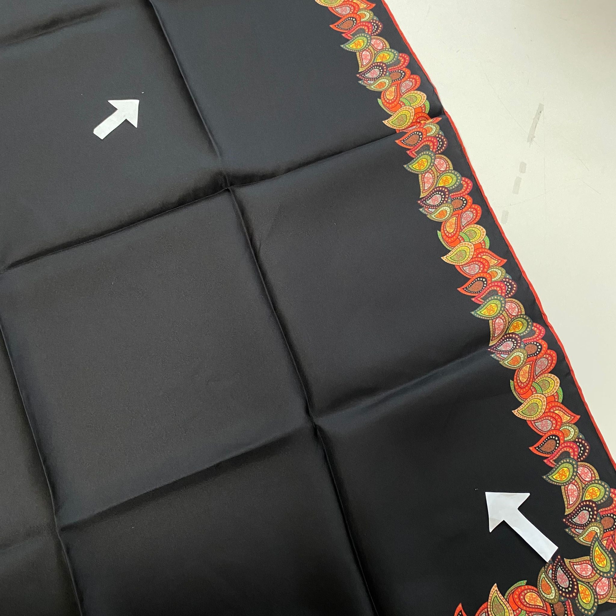 La Boutique Az Hatalı Tivil  İpek Eşarp 54856 Siyah Düz Desen 