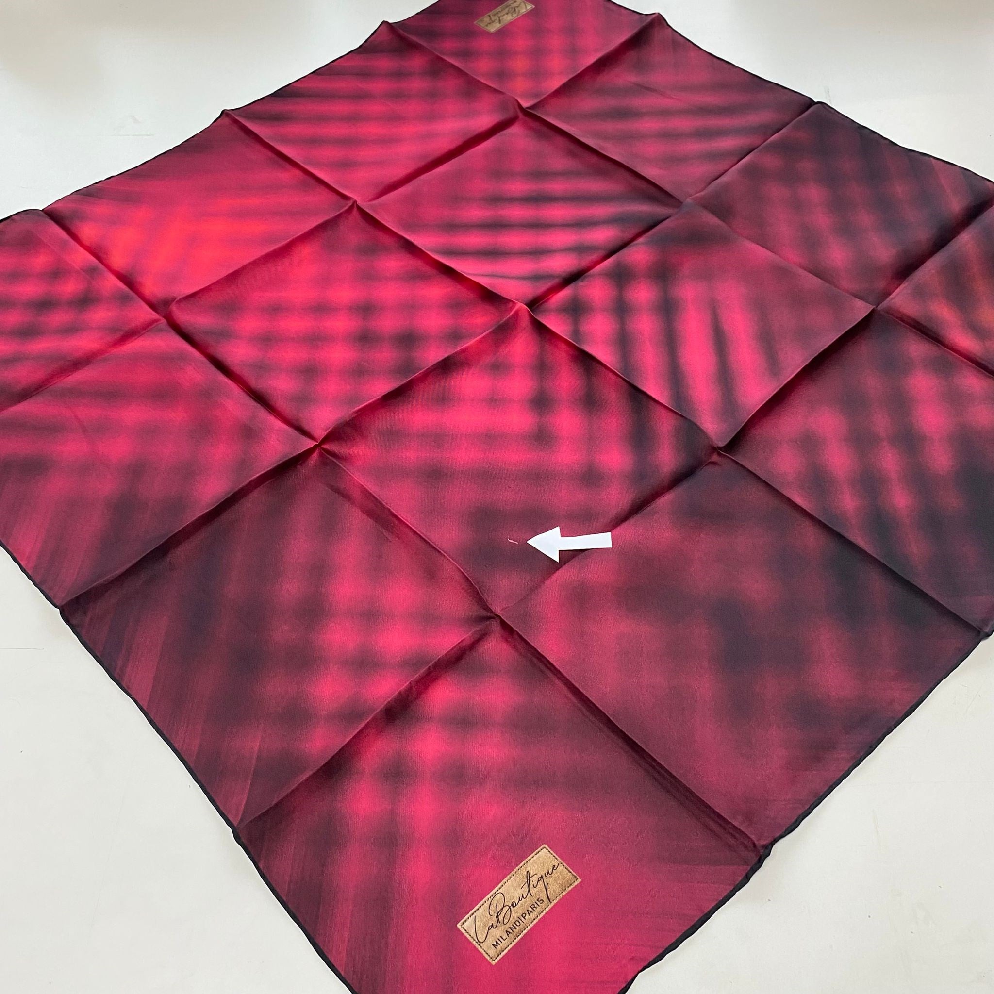 La Boutique Az Hatalı Tivil  İpek Eşarp 54844 Fuşya - Siyah Soyut Desen 