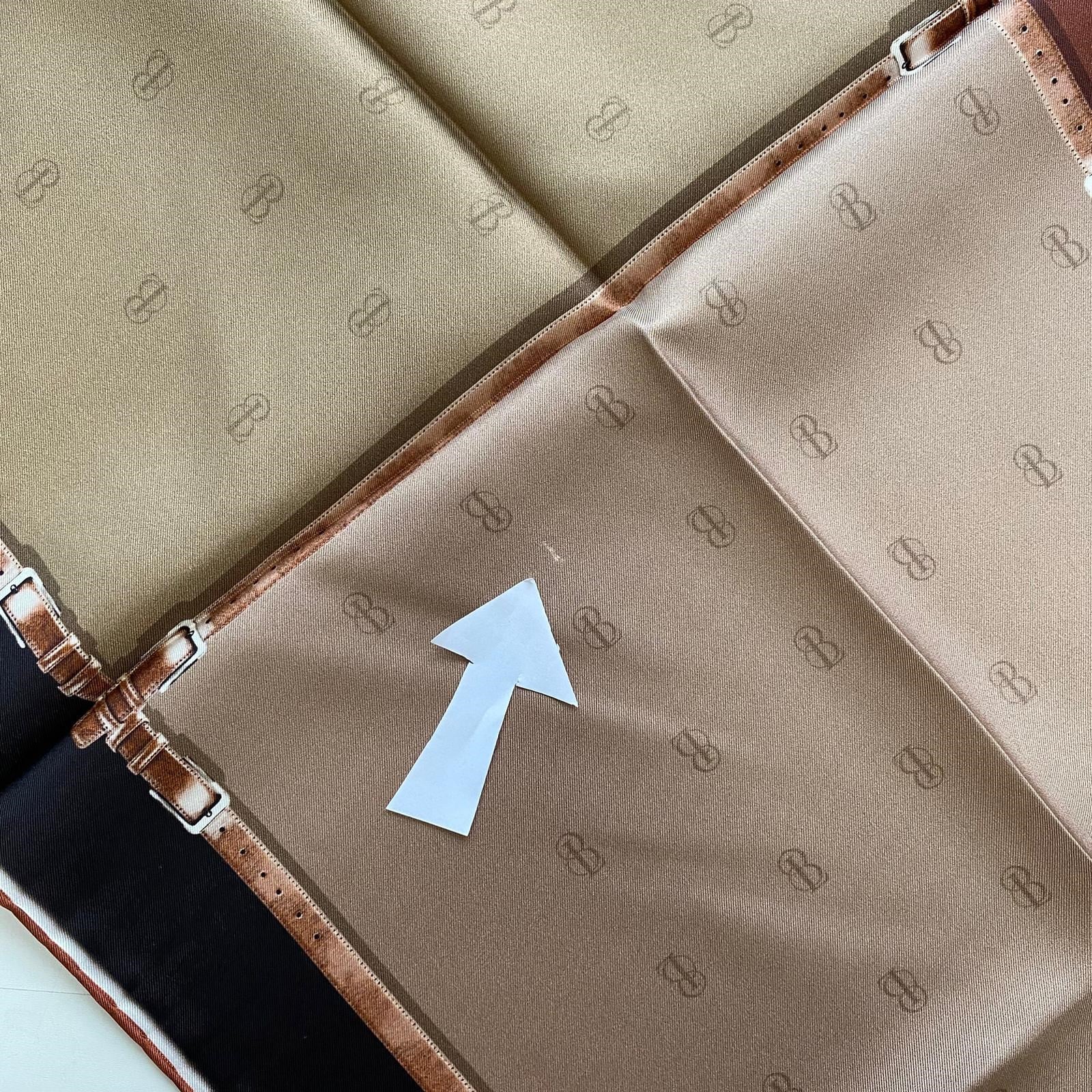 La Boutique Az Hatalı Tivil İpek Eşarp 54833 Kiremit - Siyah Kemer  Desen 
