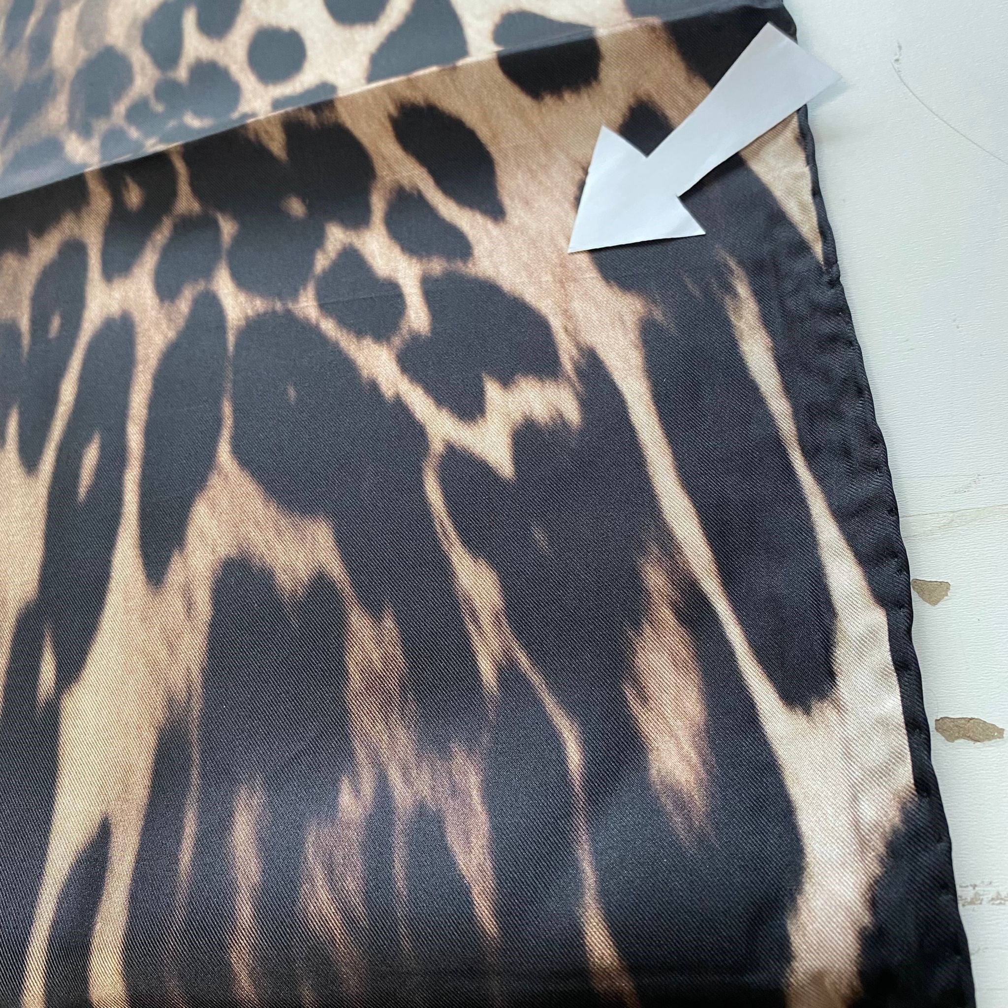 La Boutique Az Hatalı Tivil İpek Şal 55330 Kahve Leopar Desen