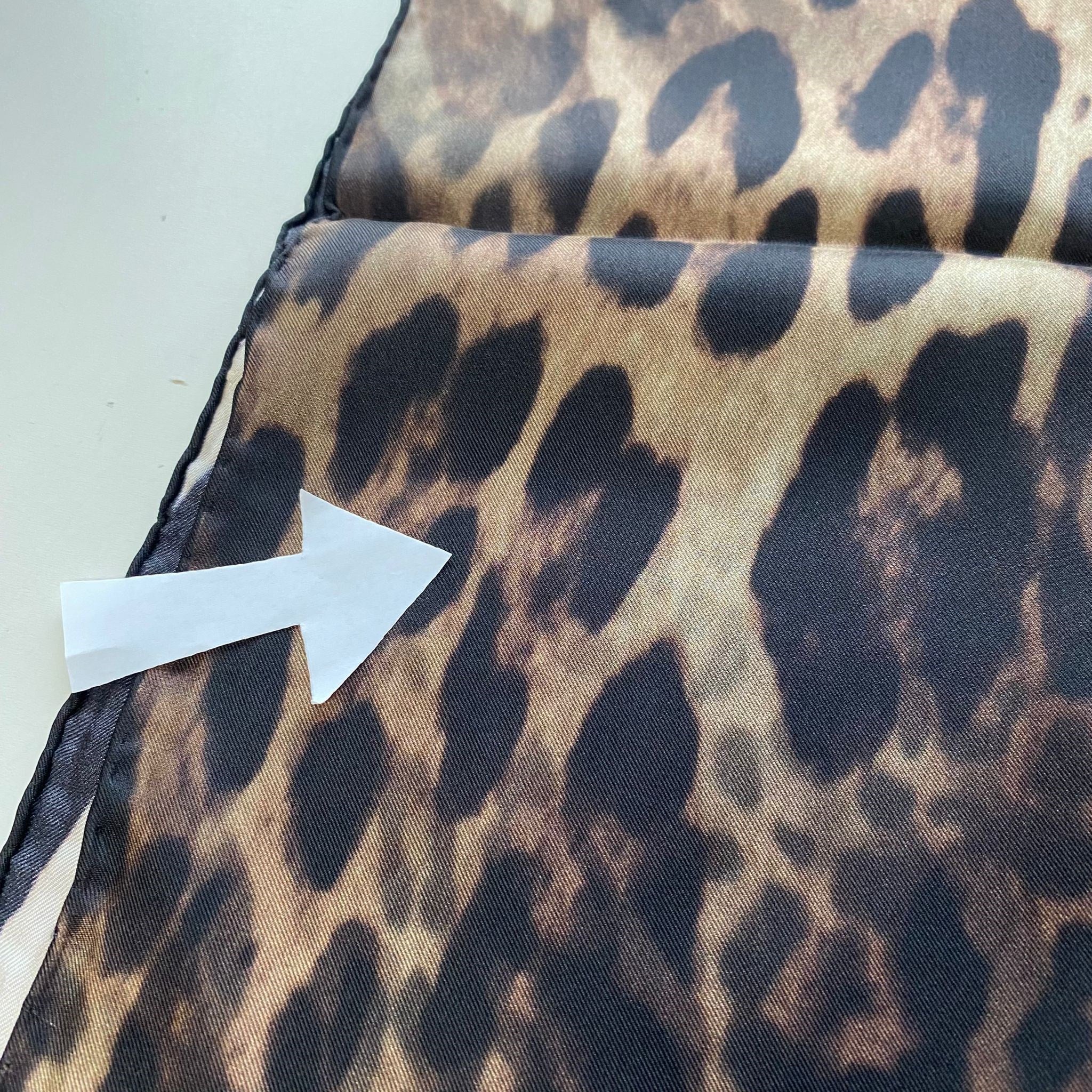 La Boutique Az Hatalı Tivil İpek Şal 55330 Kahve Leopar Desen