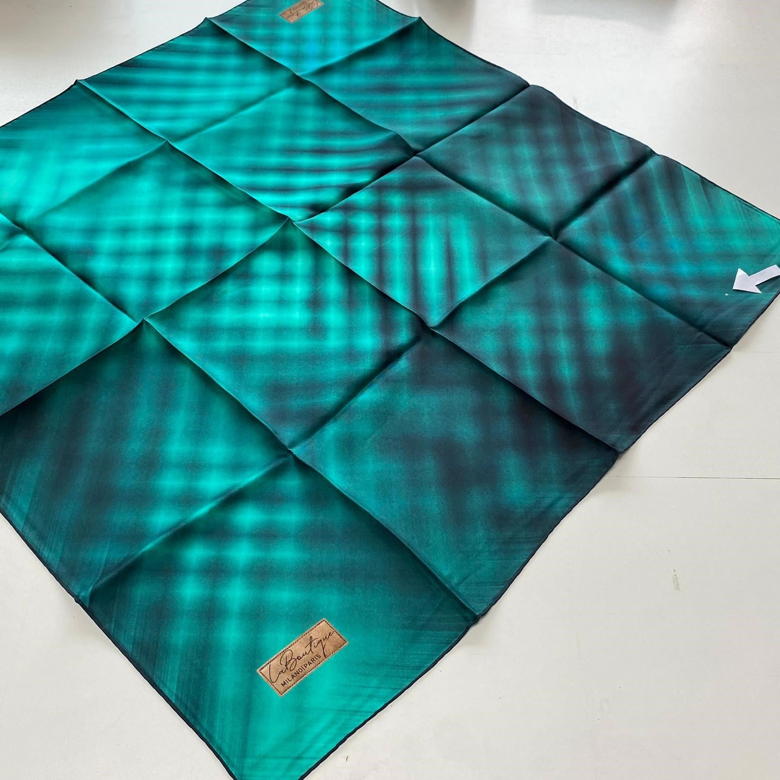 La Boutique Az Hatalı Tivil Saf İpek Eşarp 54735 Zümrüt Yeşili Geometrik Desen 