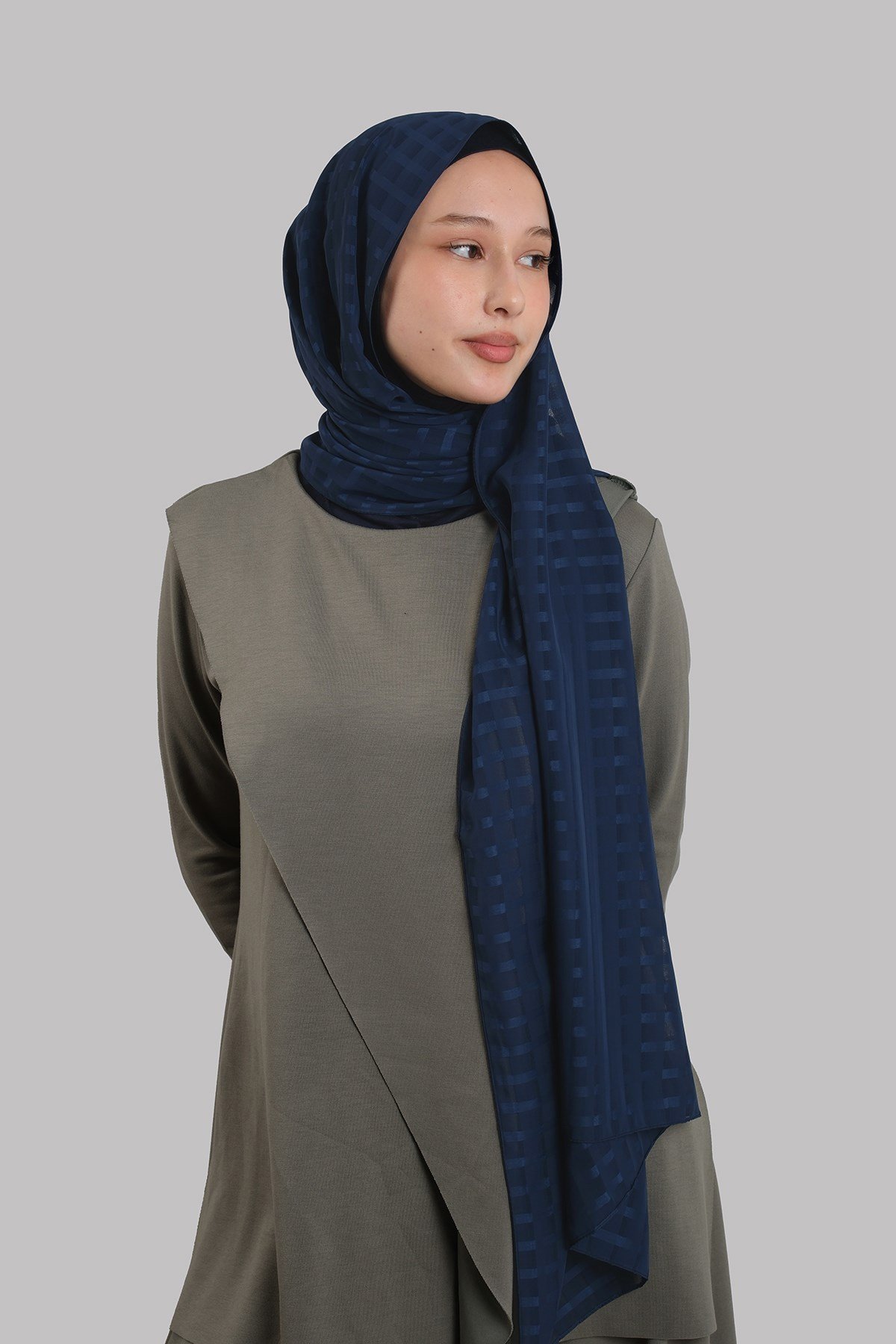 Laci Pratik Hazır Geçmeli Şal Desenli Şifon Hijab Boneli 2415_02