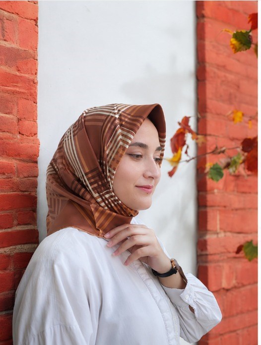 Lawilia Kahverengi Camel Çizgili Geometrik Desen Tivil İpek Eşarp 29011 - 28