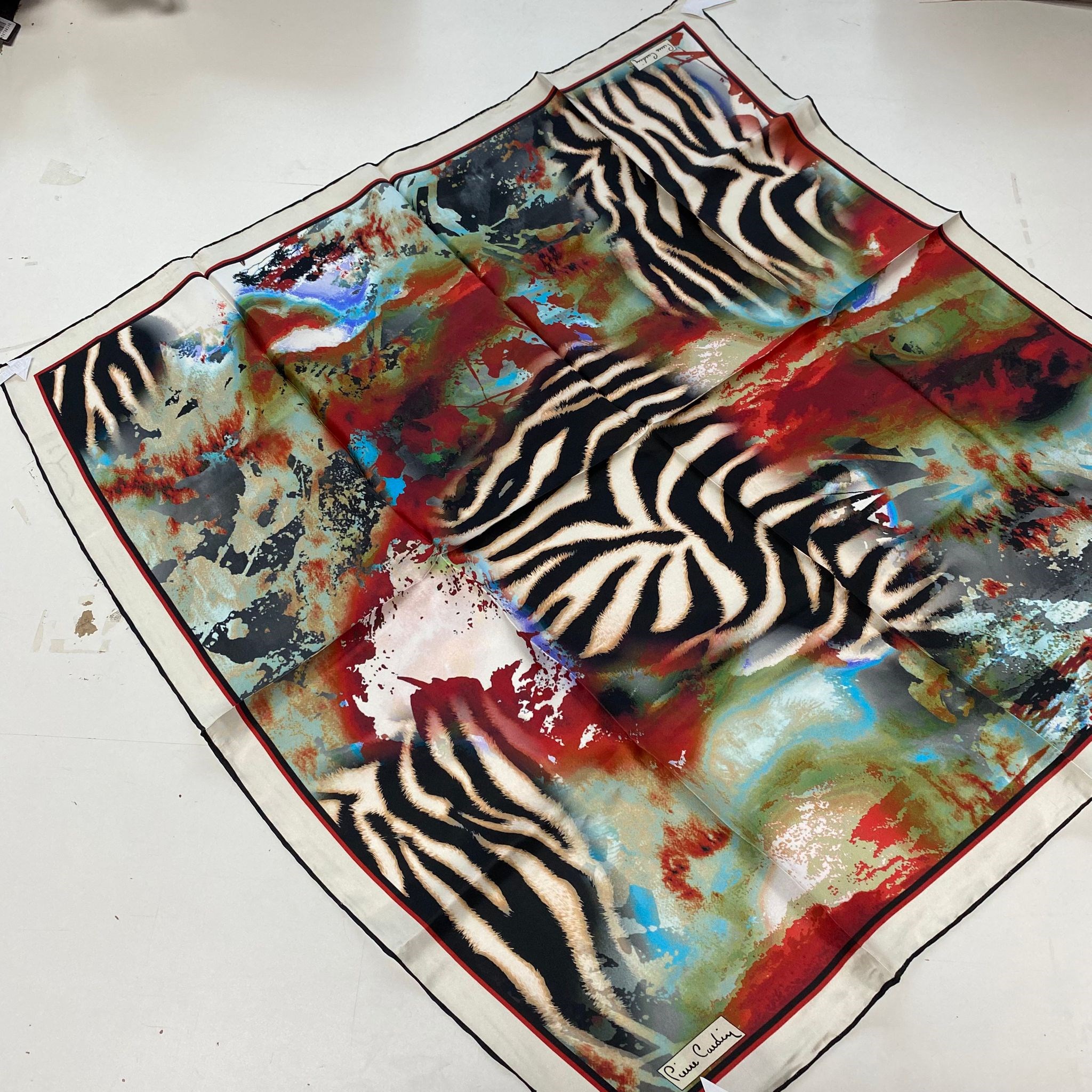 Pierre Cardin Defolu Tivil İpek Eşarp 54699 Kırmızı Zebra Desen