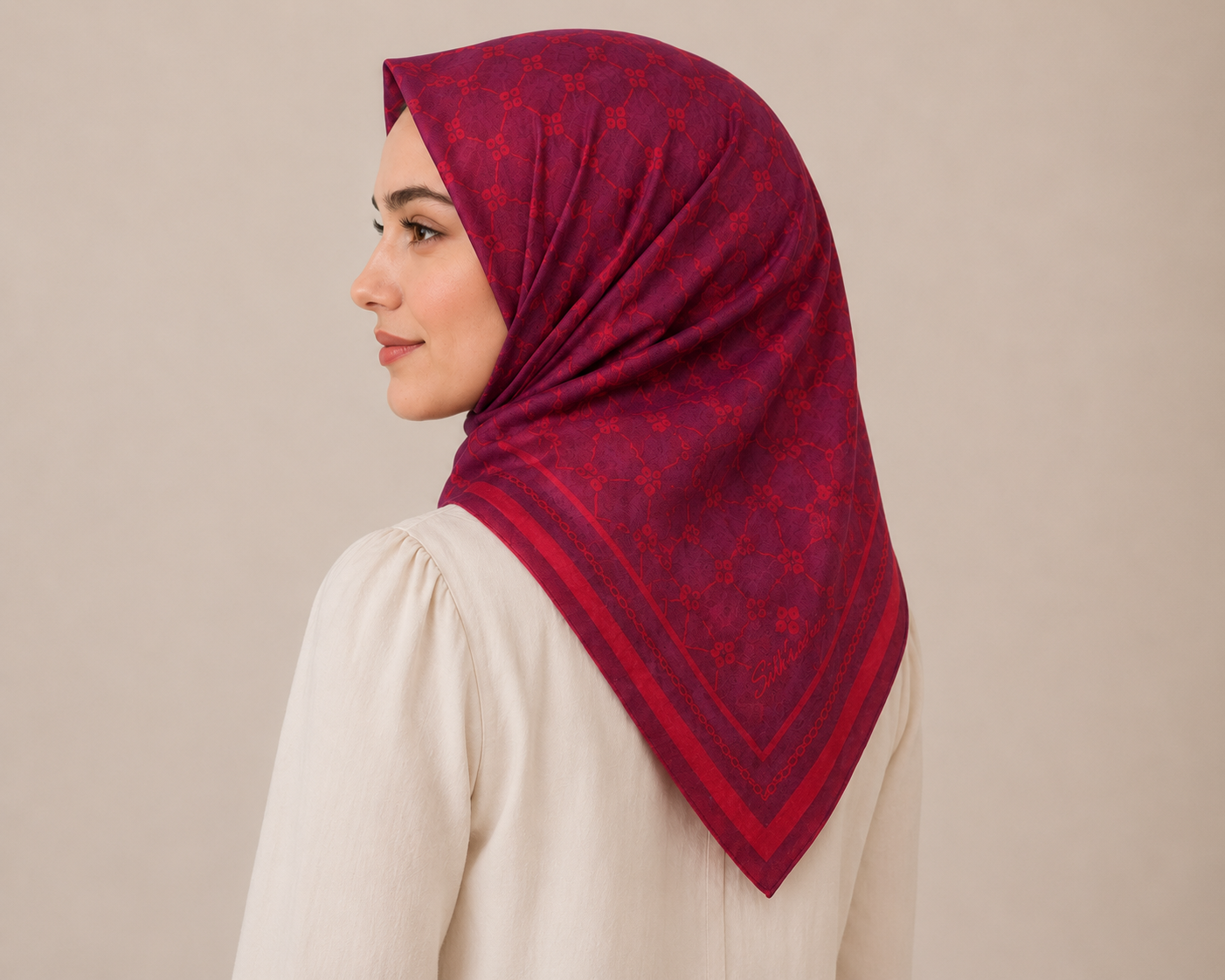 Silk Home Olinda Eşarp IST 48001 - 01 Vişne Çürüğü -  Mercan İnce Monogram Desen