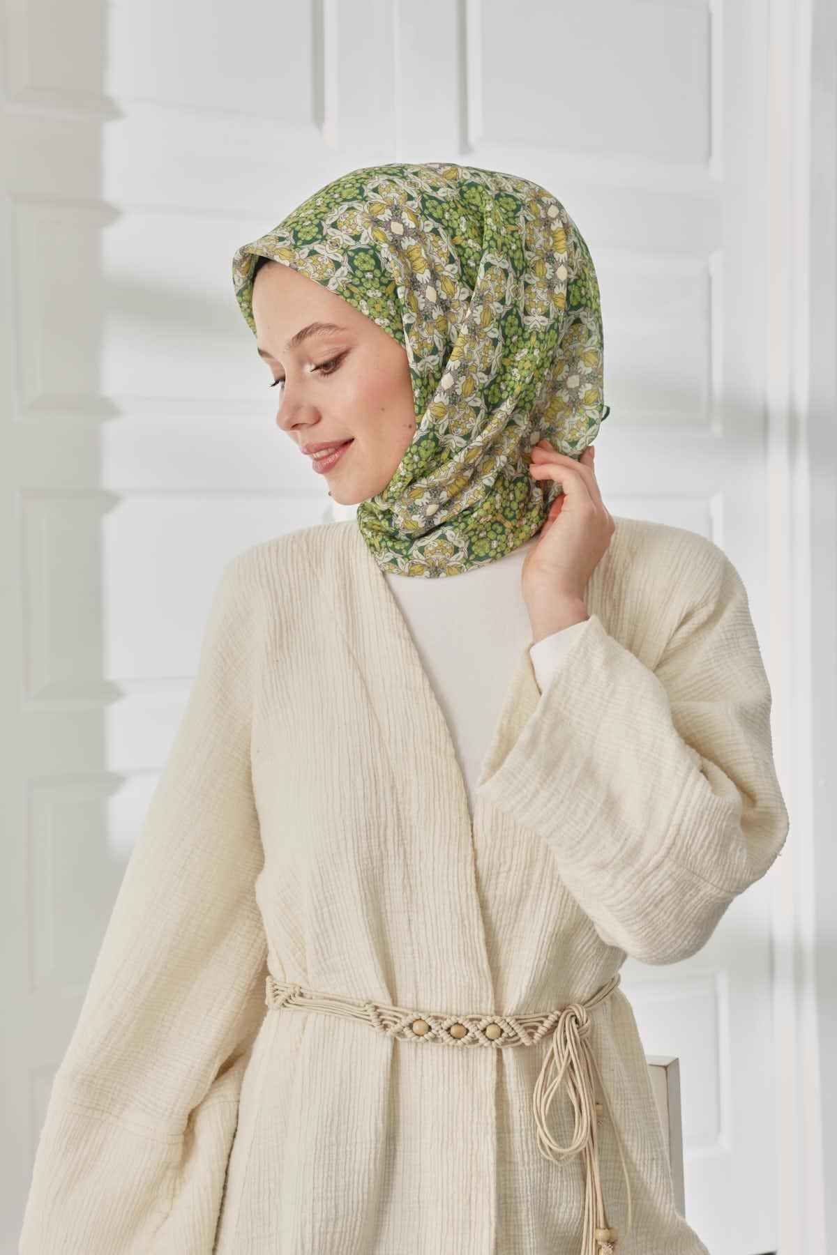 Silk Home Soft Eşarp 03458 - 01 Yeşil-Bej Etnik Desen 