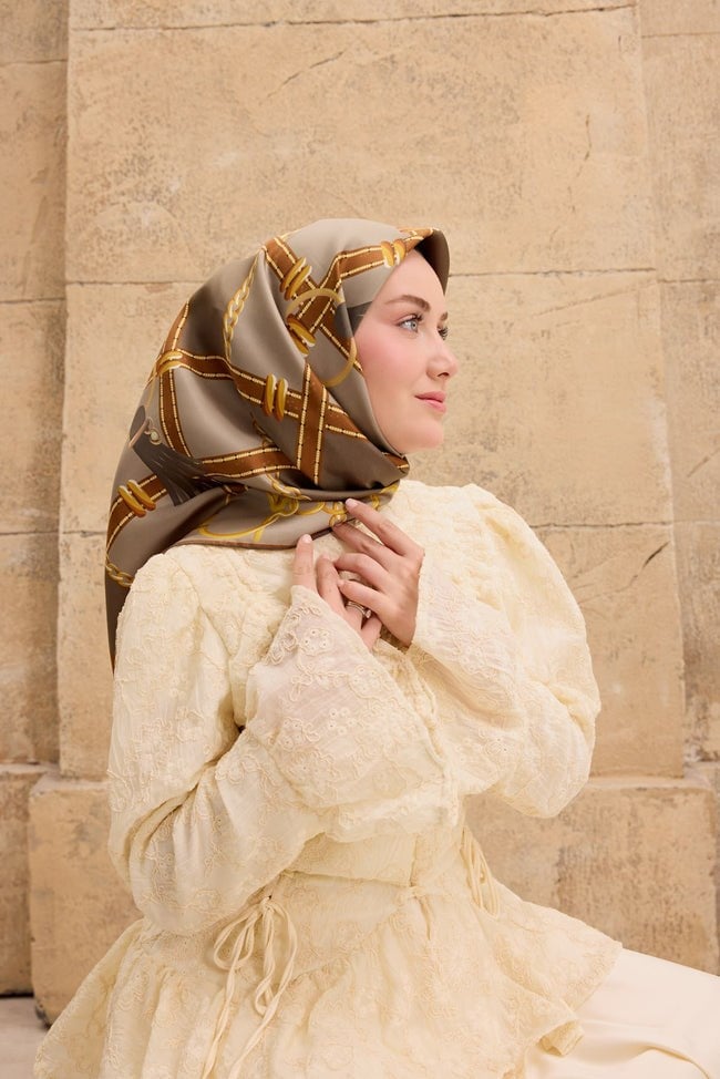 Silk Home Tivil İpek Eşarp 11533 - 19 Taba - Gold Zincir Desen