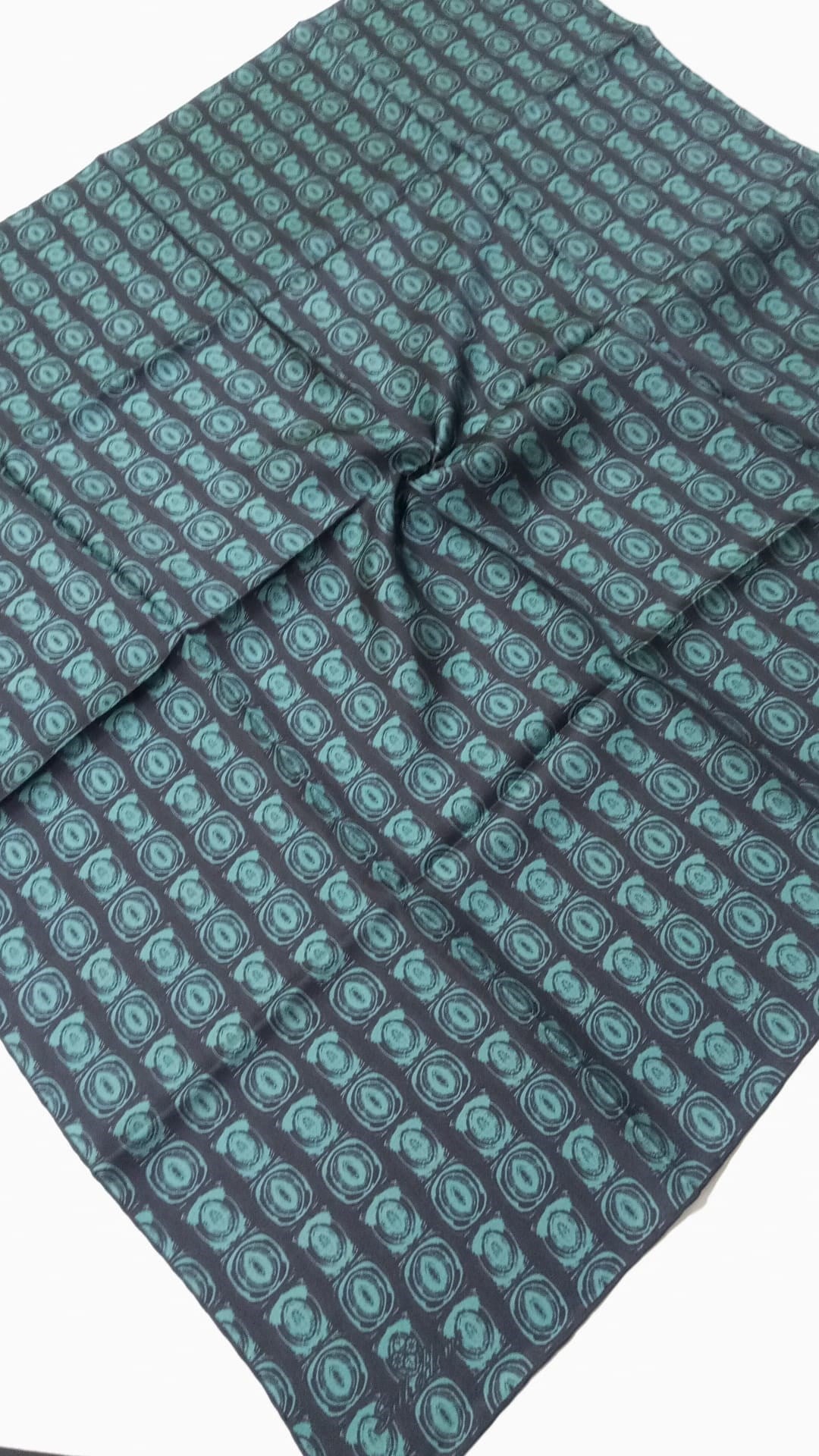 Silk Home Tivil İpek Eşarp IST 1000 - 32 Siyah - Zümrüt Yeşil Geometrilk Desen