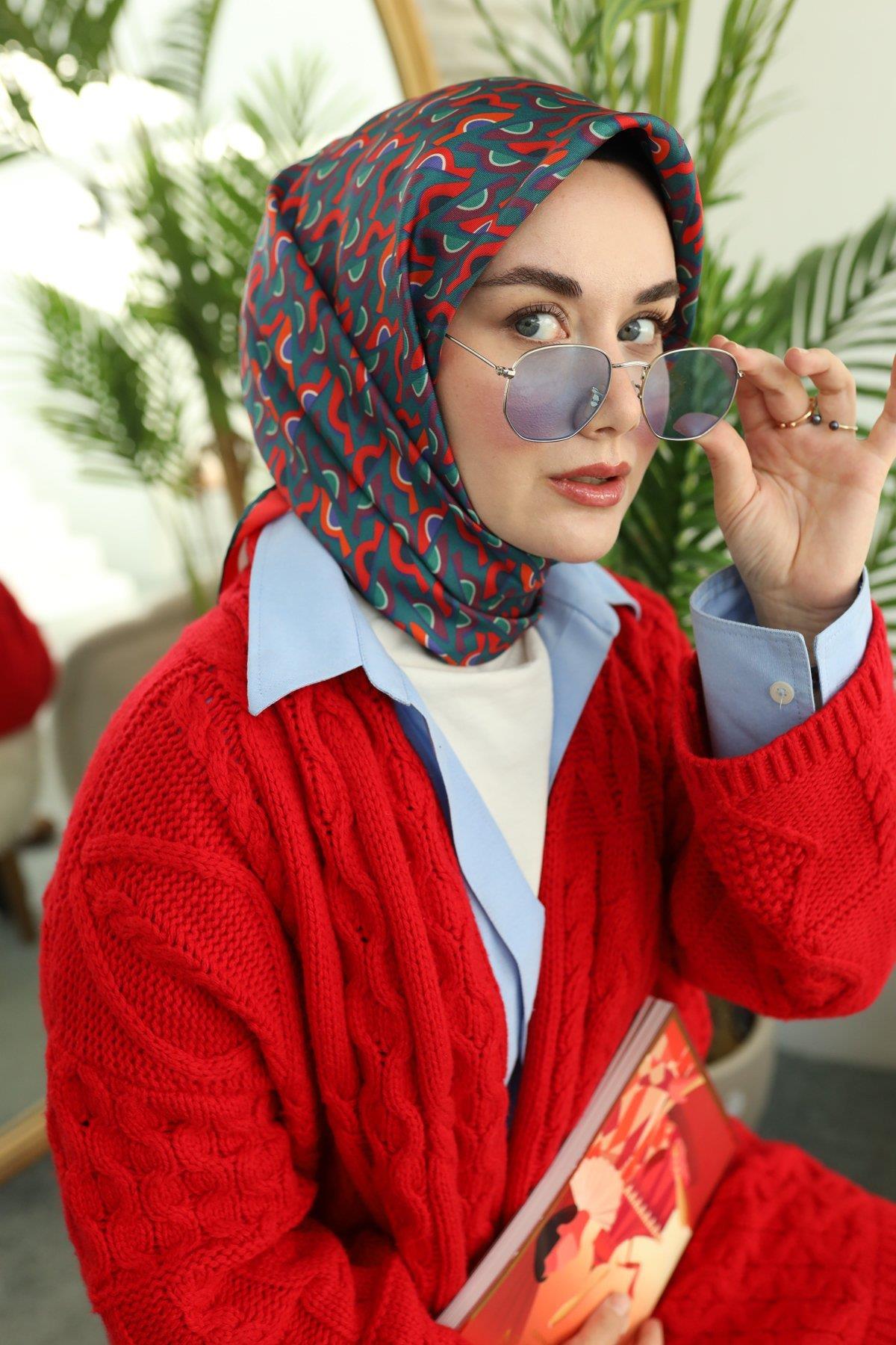 Silk Home Tivil İpek Eşarp IST 11413 - 38 Kırmızı Geometrik Desen 