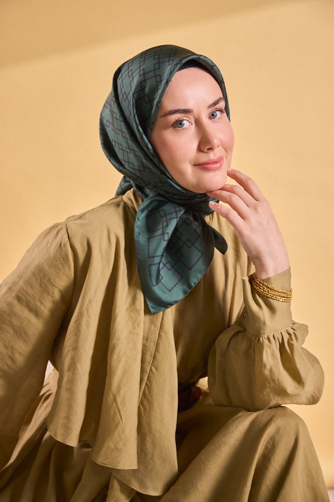 Silk Home Tivil İpek Eşarp IST 11524- 07 Zümrüt Yeşil - Siyah Geometrik Desen