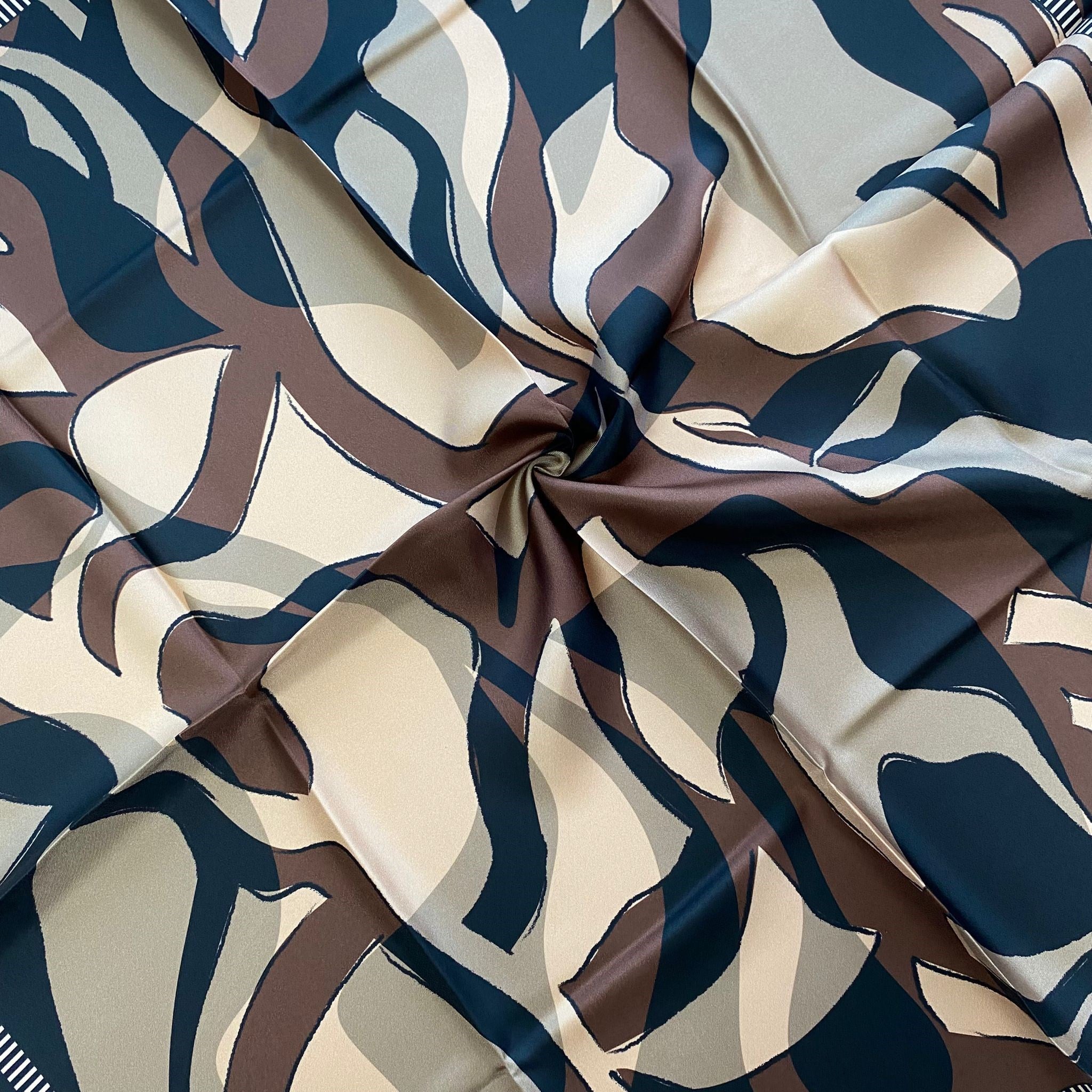 Sisley Sura Saf İpek Eşarp Camel Geometrik Desen 2035 - 023