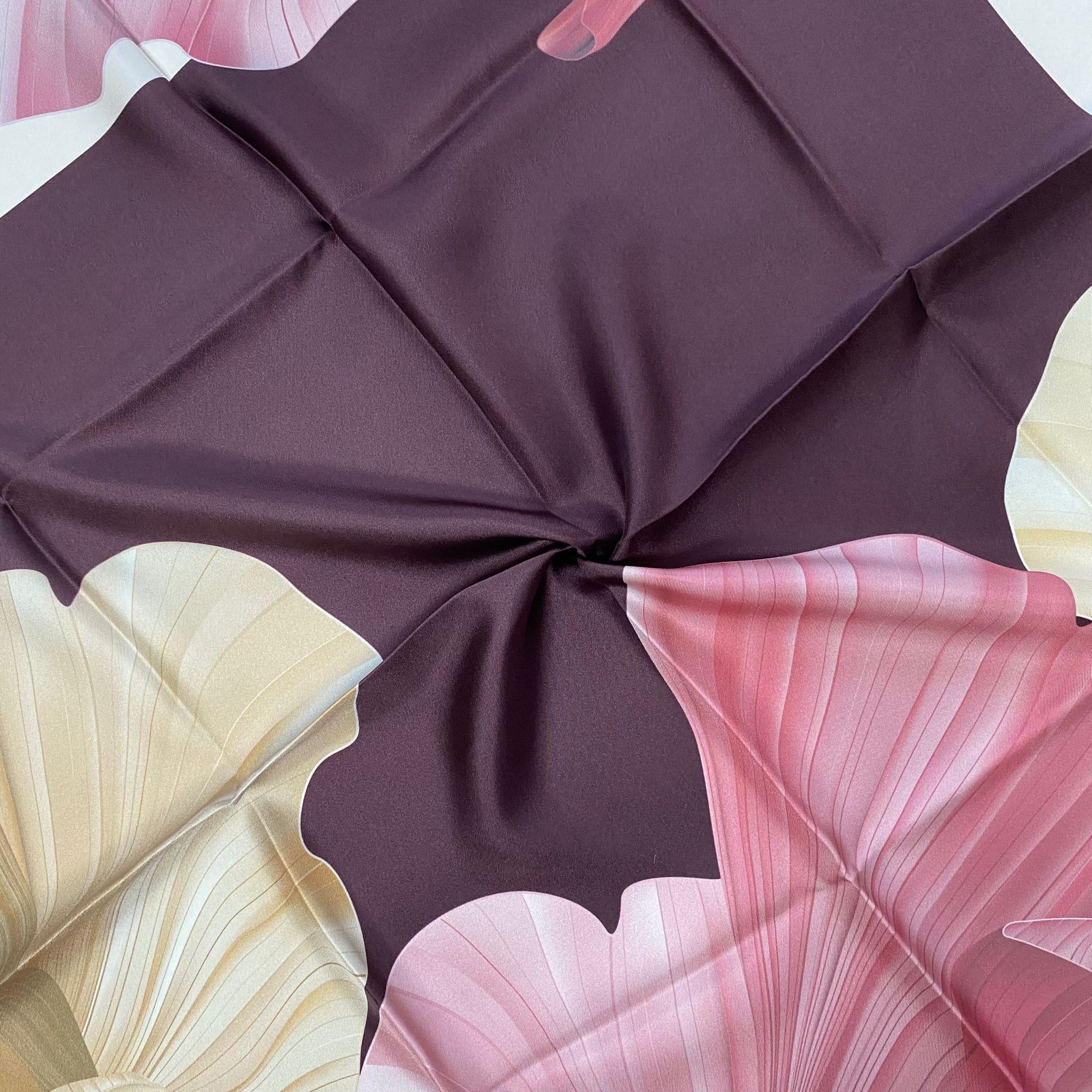Sisley Tivil Saf İpek Eşarp Mürdüm Batik Desen 2029 - 016