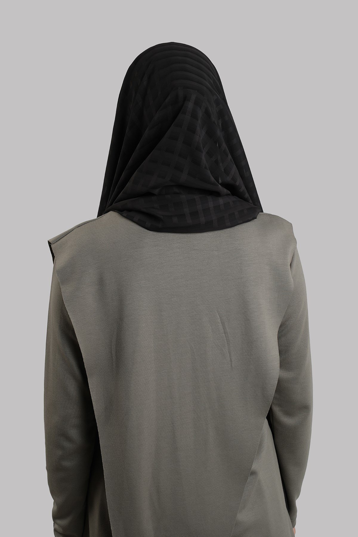 Siyah Pratik Hazır Geçmeli Şal Desenli Şifon Hijab Boneli 2415_01