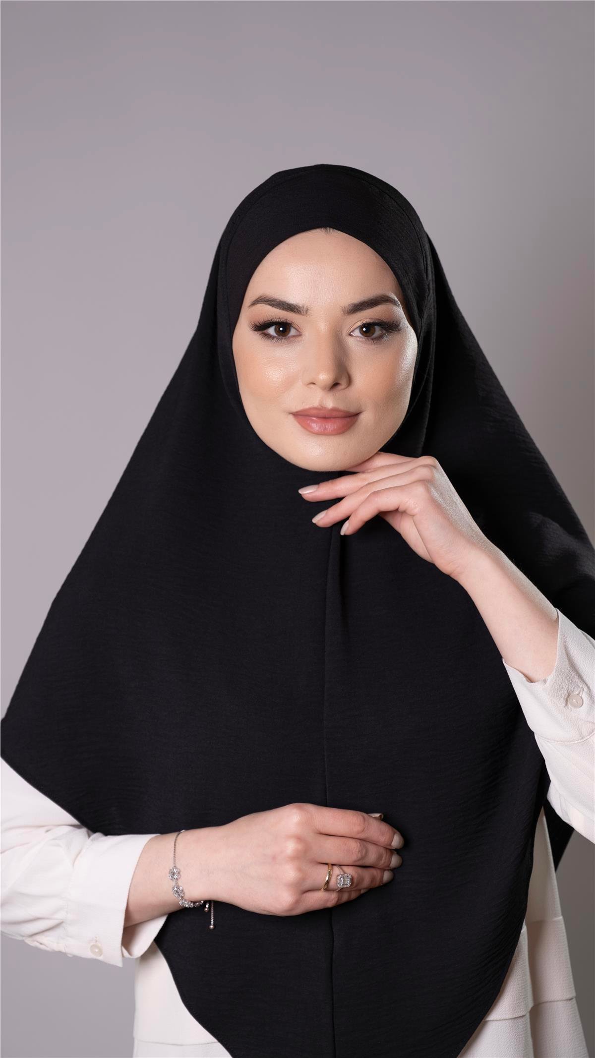Siyah Pratik Hazır Geçmeli Tesettür Eşarp Aerobin Kumaş Düz Hijab 2309_01