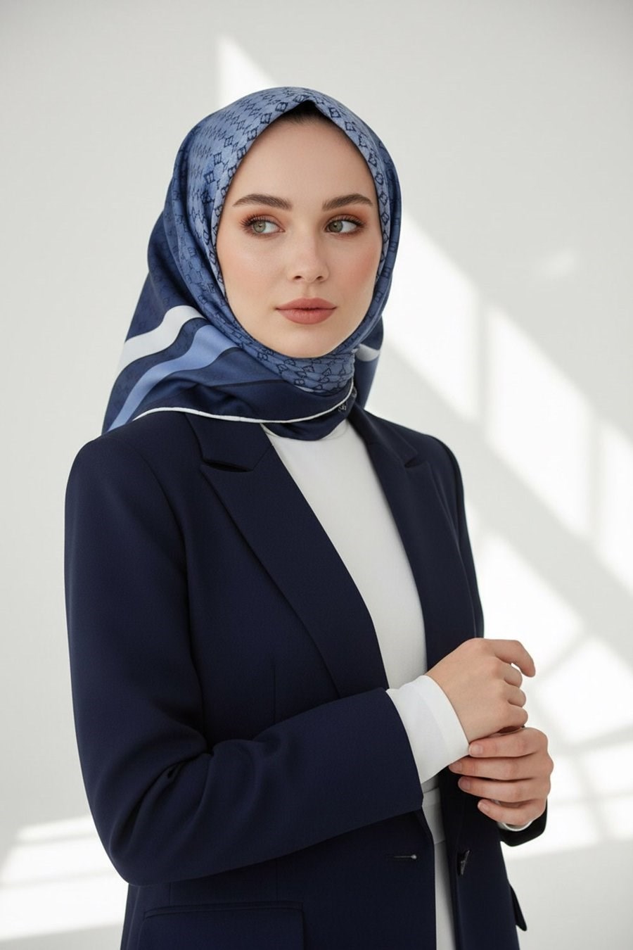 Vissona Tivil İpek Eşarp 51374 - 8 - 0031 - 0030 İndigo Bebe Mavisi Karışık Desen