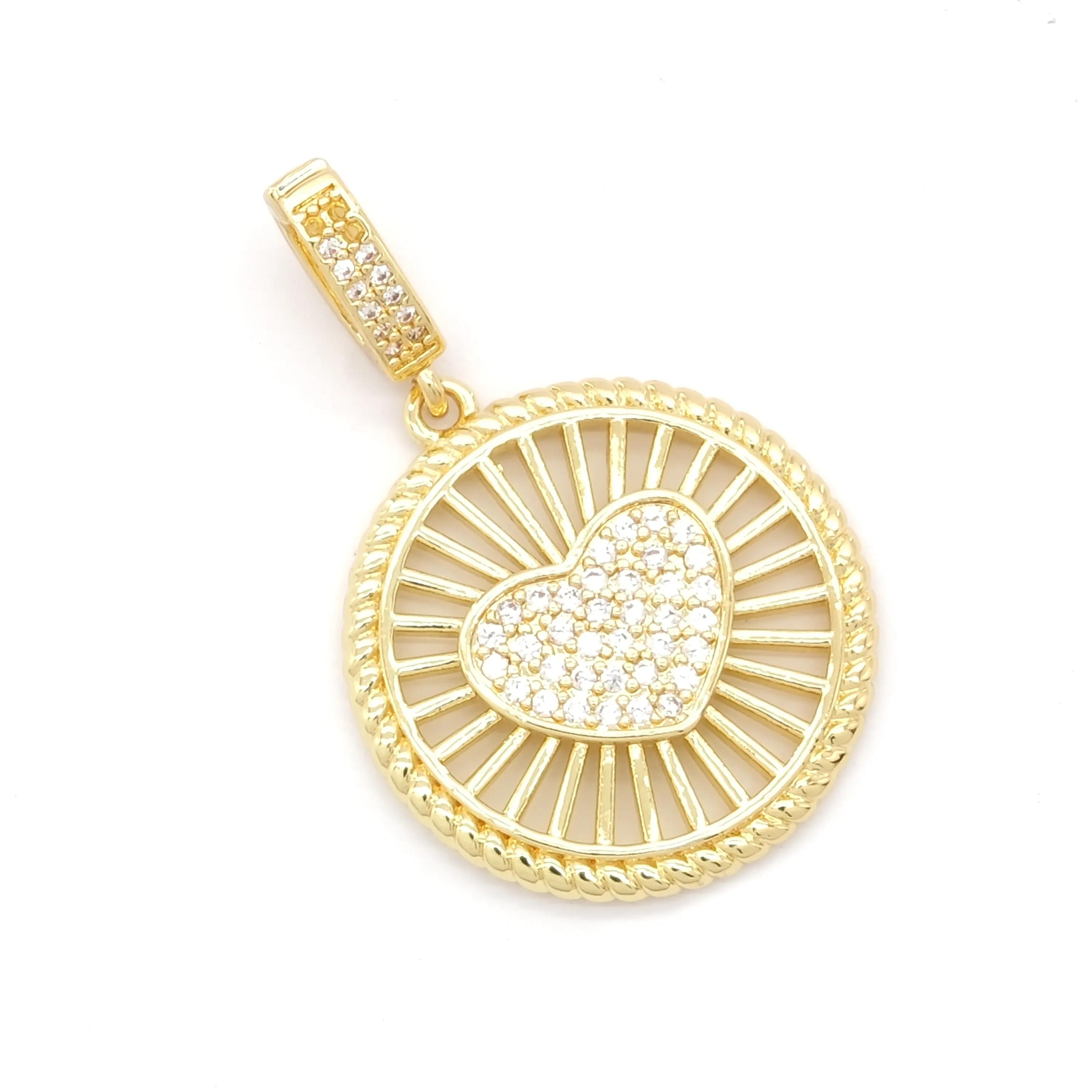 Ajda Charm Çelik Altın Kaplama Kadın Yuvarlak Kalpli Model-CHR-112