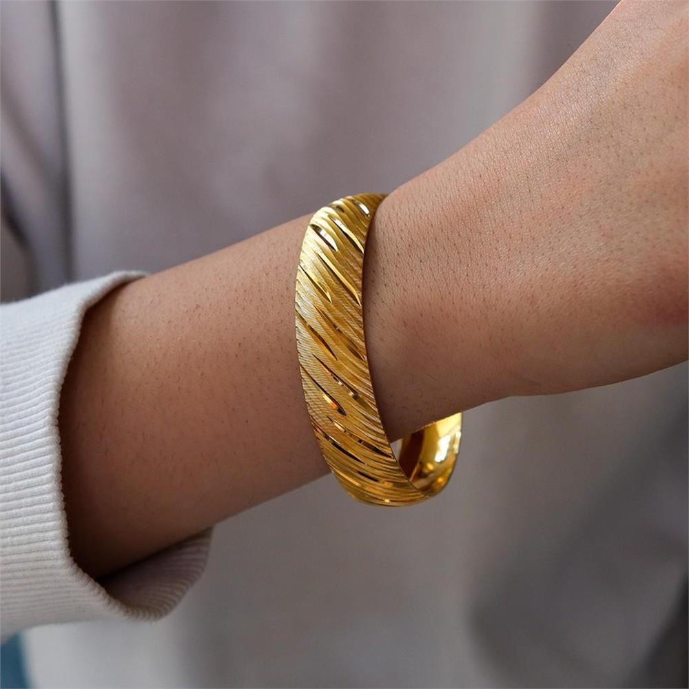 Altın Kaplama 1.5 cm Yan Cizgili Bilezik BLZ-1244