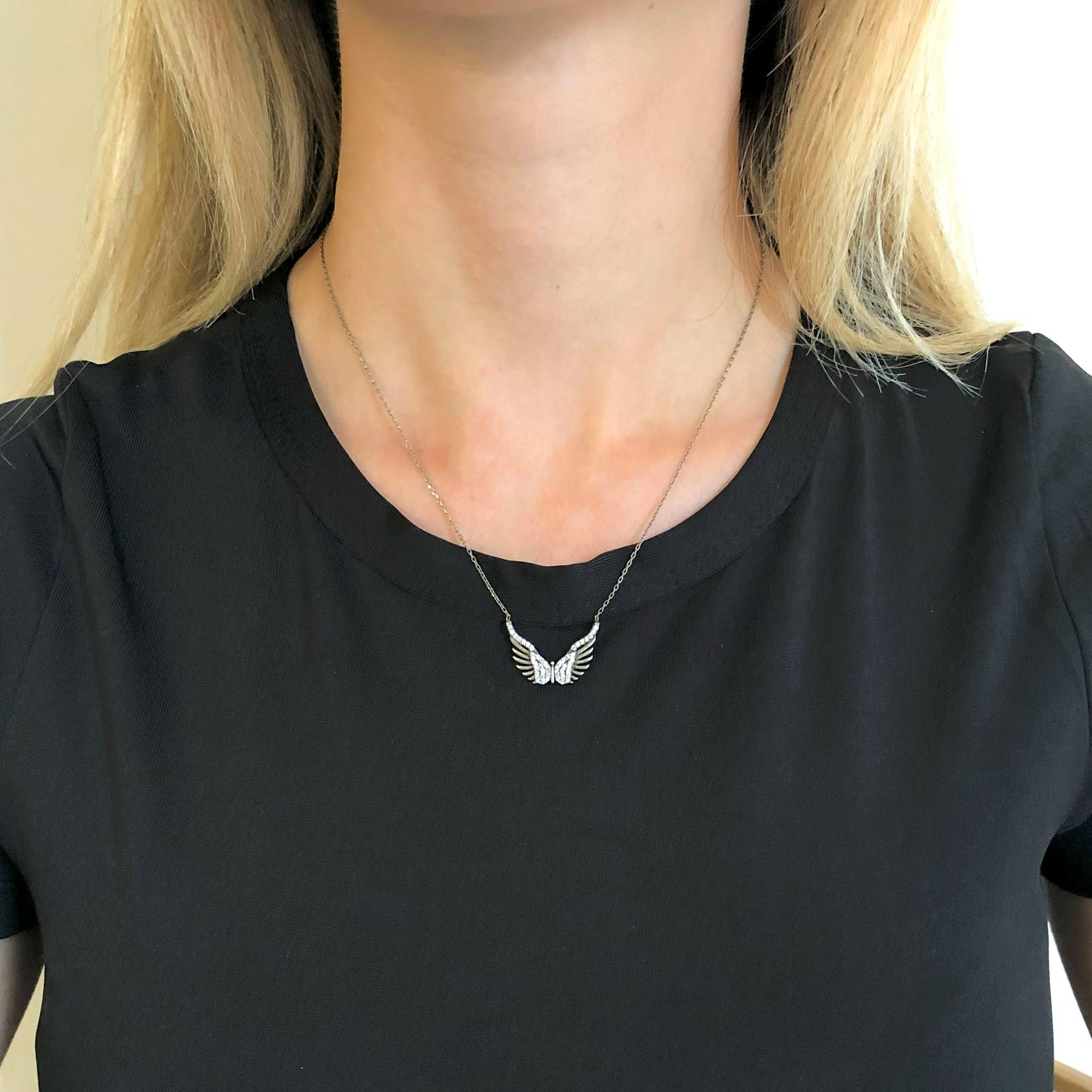 Kanat Motifli Zirkon Taşlı Gümüş Kolye GK-163