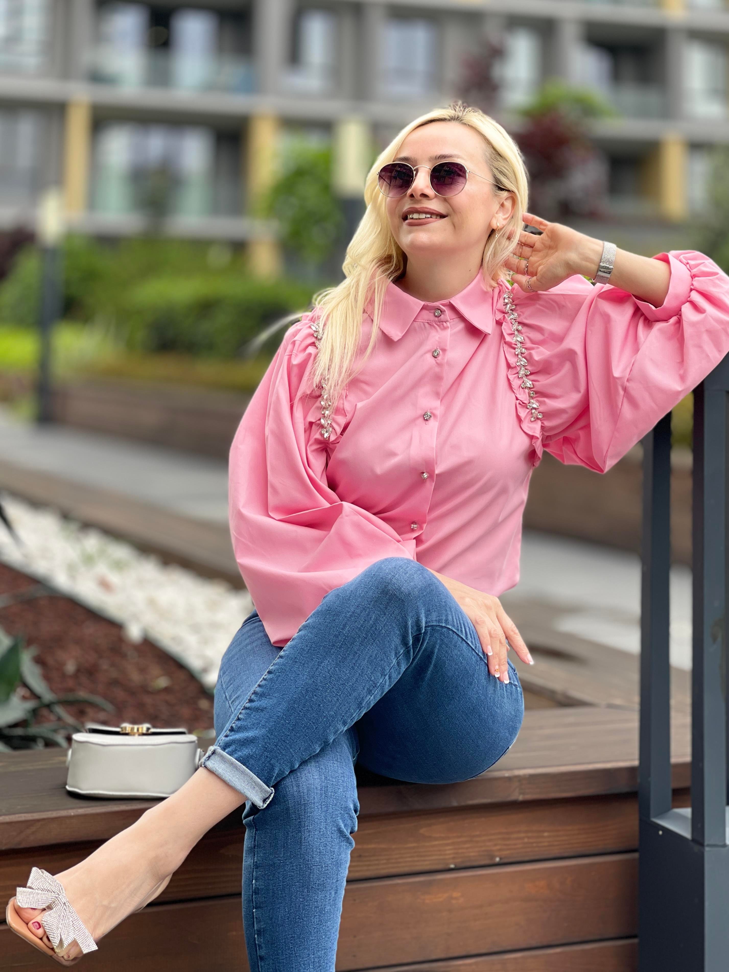 Taş Detaylı Balon Kol Pembe Gömlek
