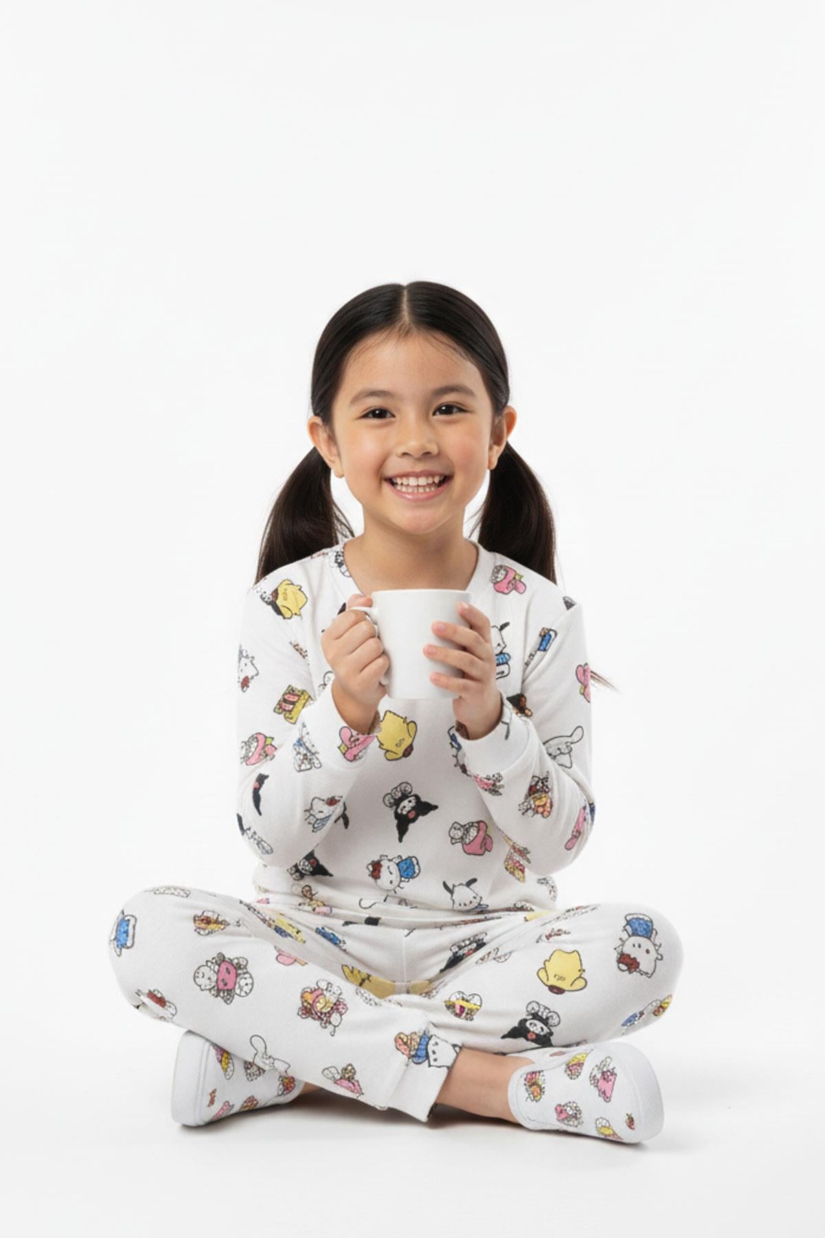 Kız Çocuk Sevimli Karakterli Mevsimlik Rahat Pijama Takımı