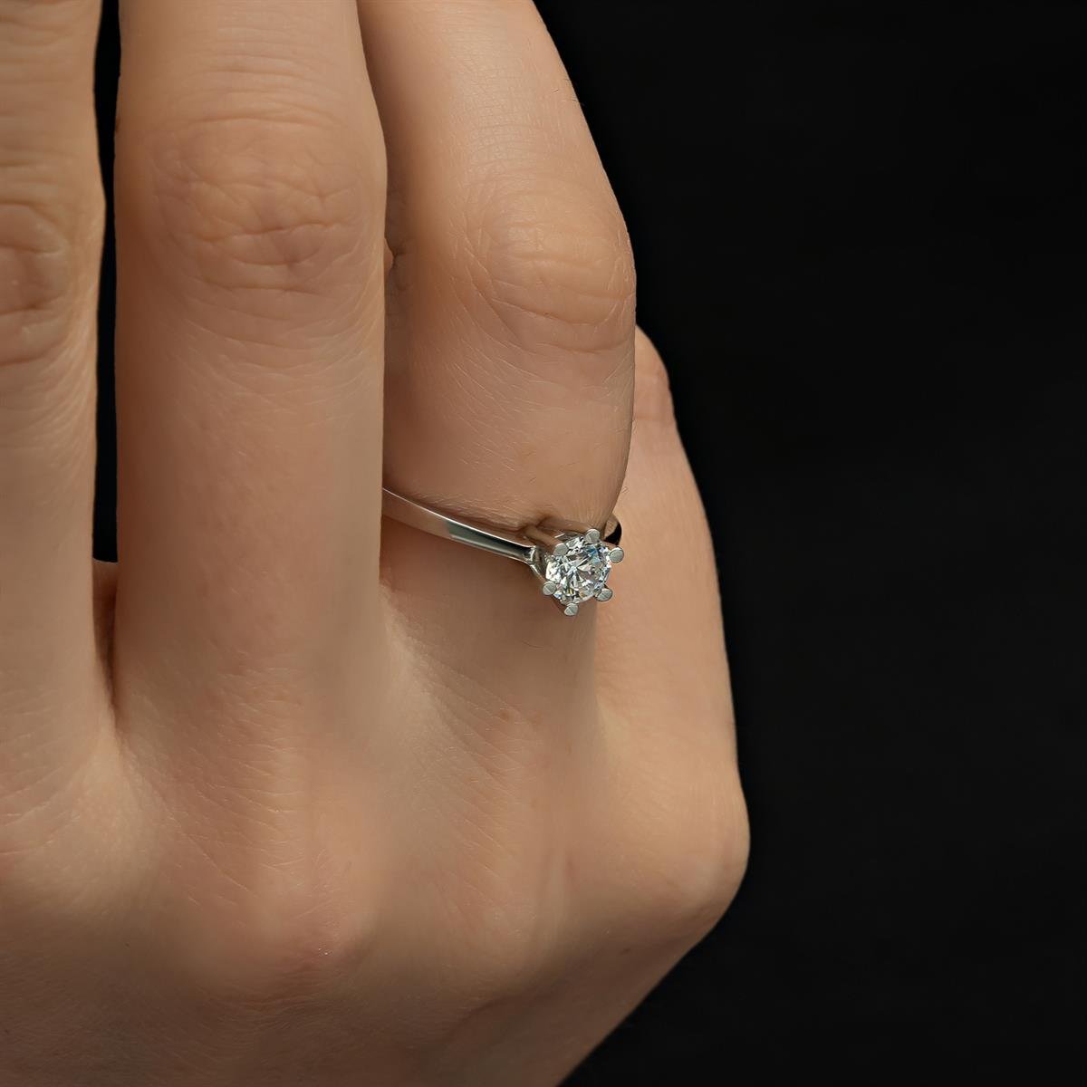6 Tırnaklı Swarovski Taşlı Gümüş  Yüzük