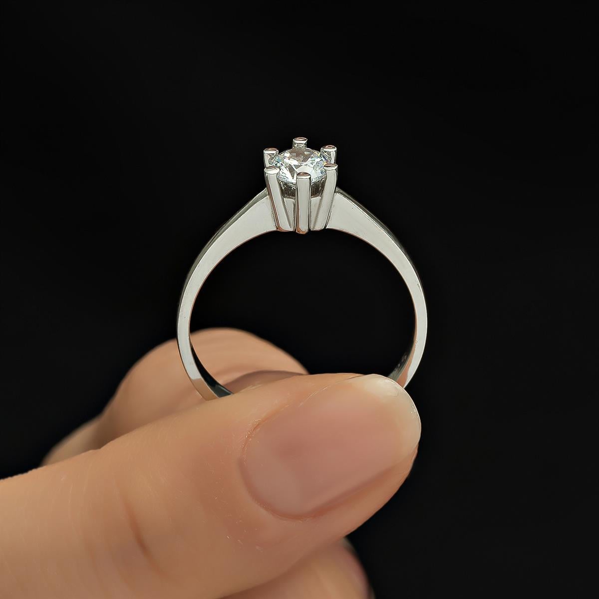6 Tırnaklı Swarovski Taşlı Gümüş  Yüzük